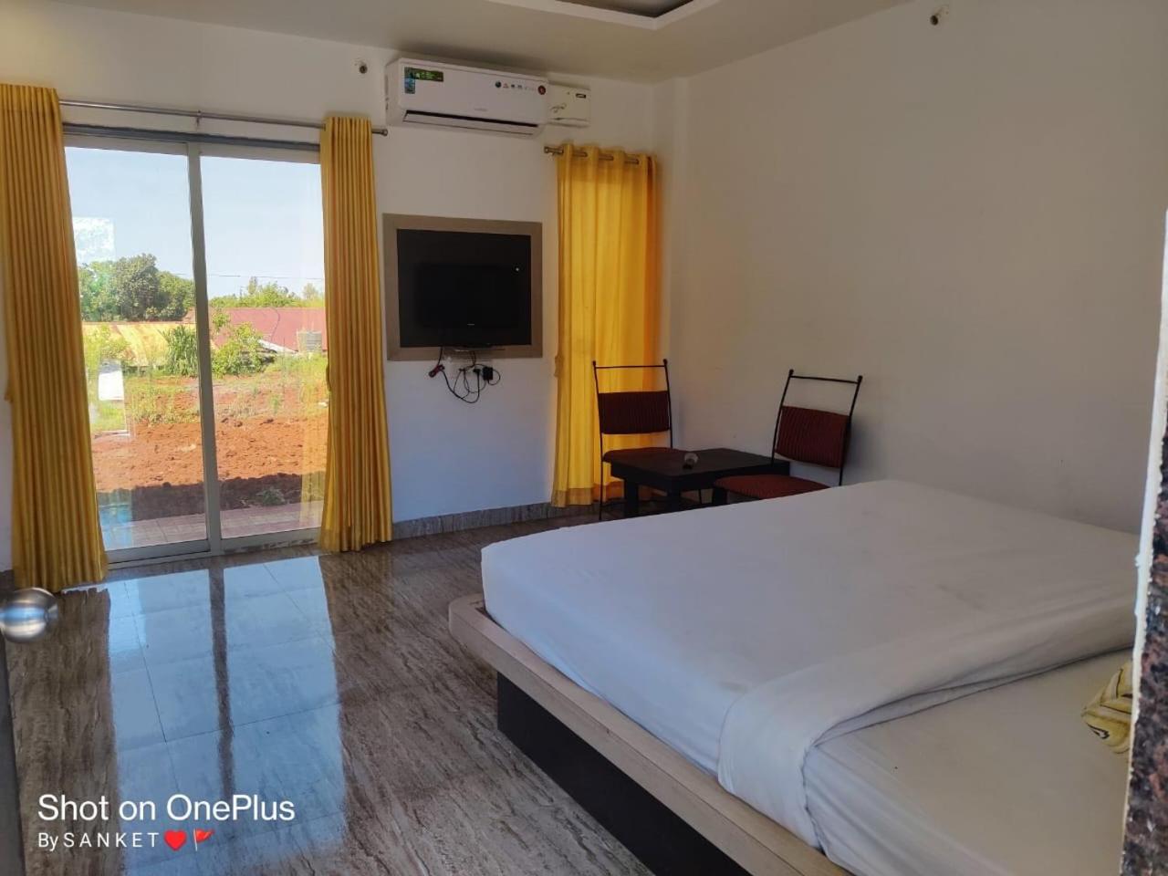 Deluxe Room - Photo 1