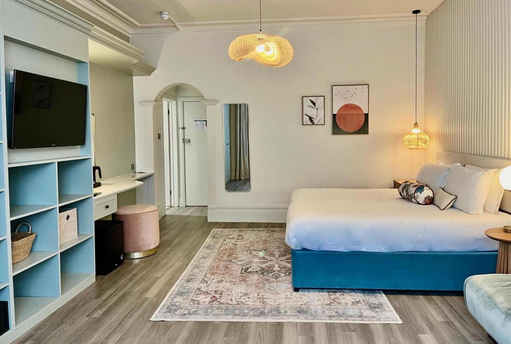 Classic Family Double Room with Sofa Bed - Non-Smoking - Photo 2