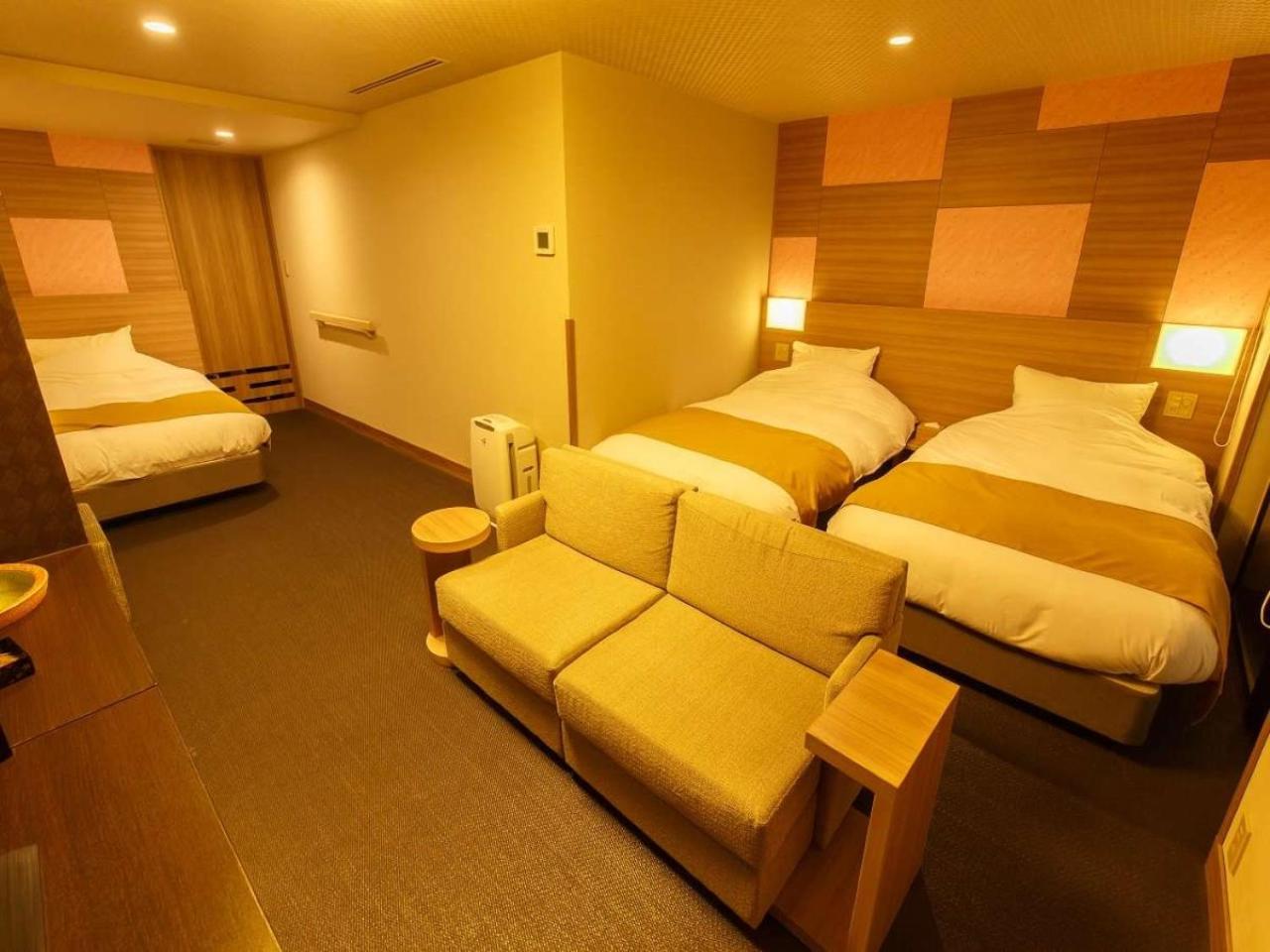 Deluxe Triple Room with Open-Air Bath - Visit by Train Only - Shabushabu Dinner & Breakfast