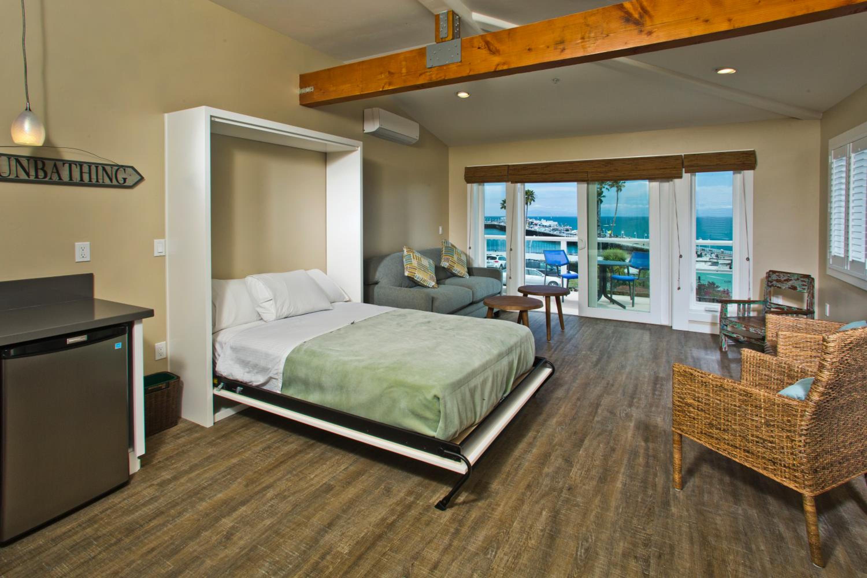 One-Bedroom Suite - Photo 5