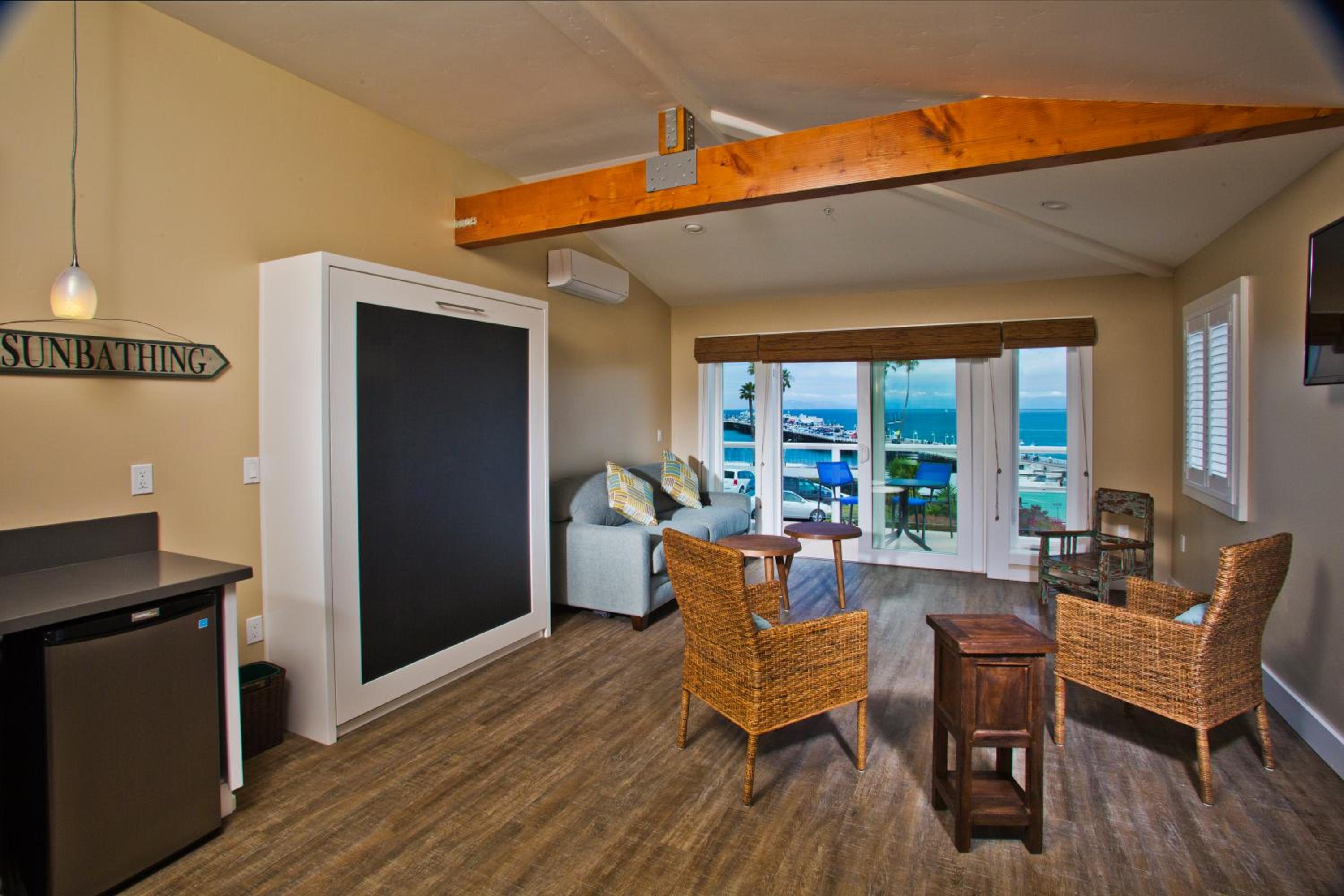 One-Bedroom Suite - Photo 1