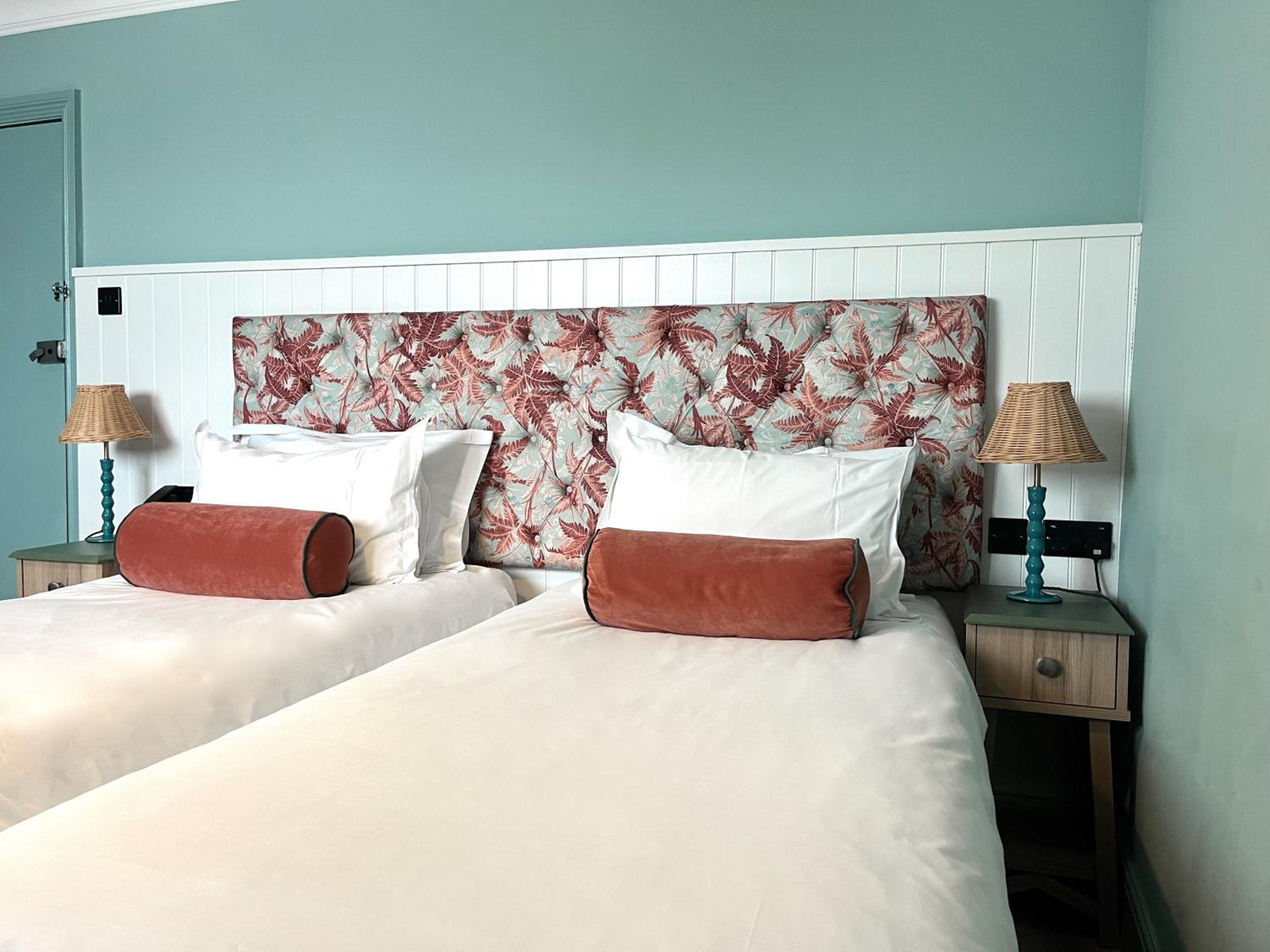 Cozy Twin Room - Photo 3