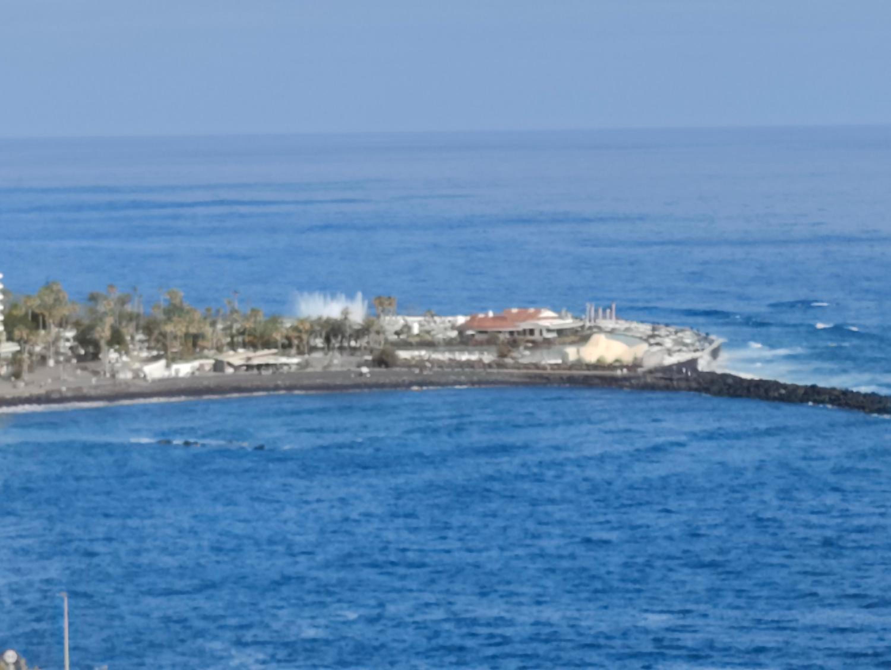 Apartment With Sea View photo 2