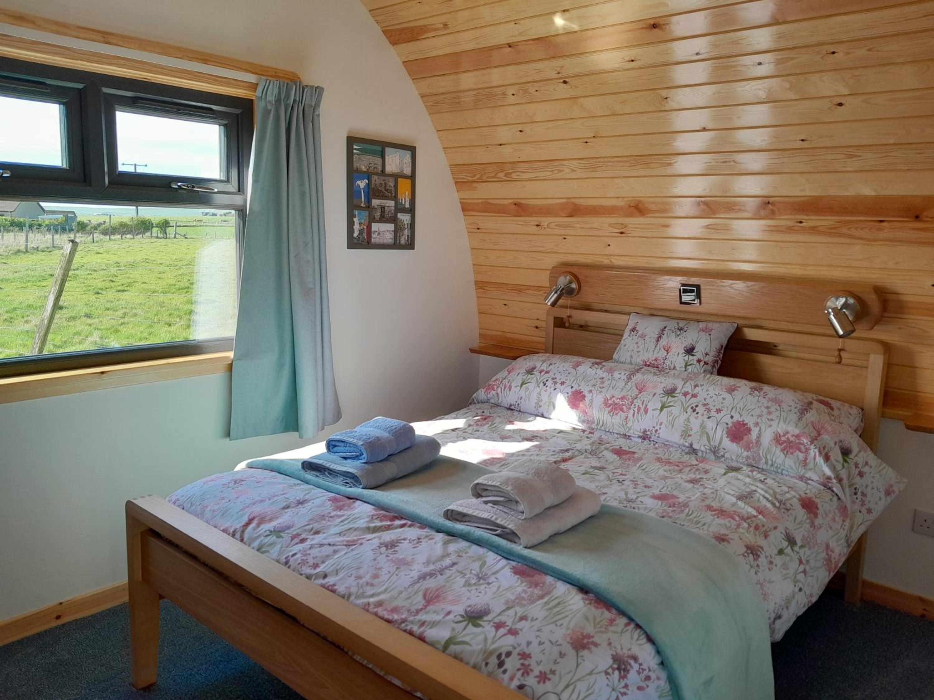 One-Bedroom House photo 1