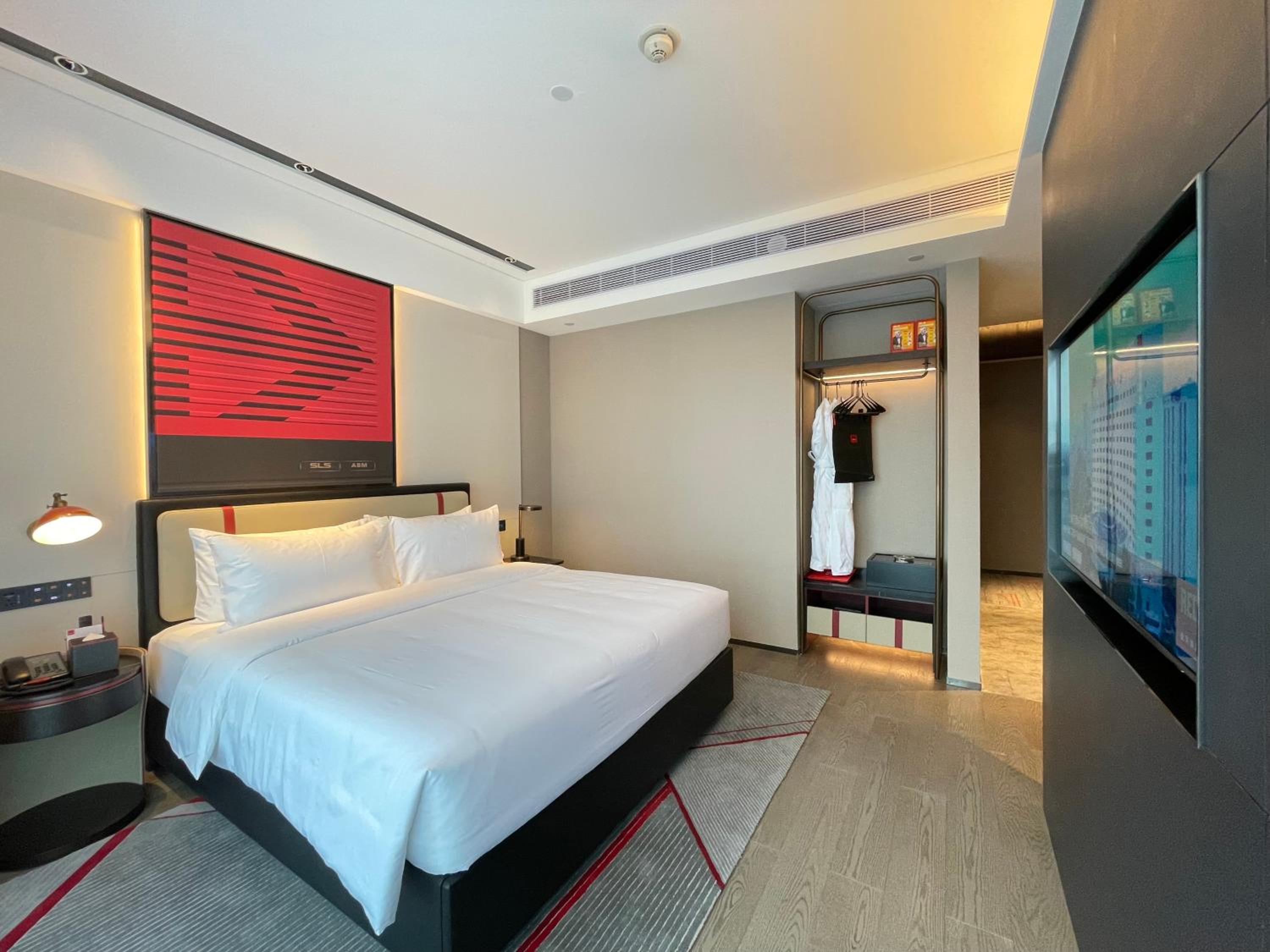 Comfort Queen Room photo 1