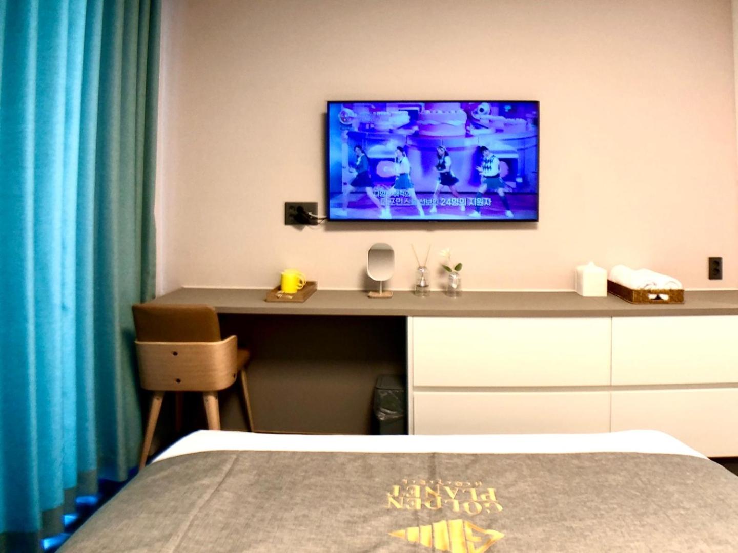 Double Room - Photo 2