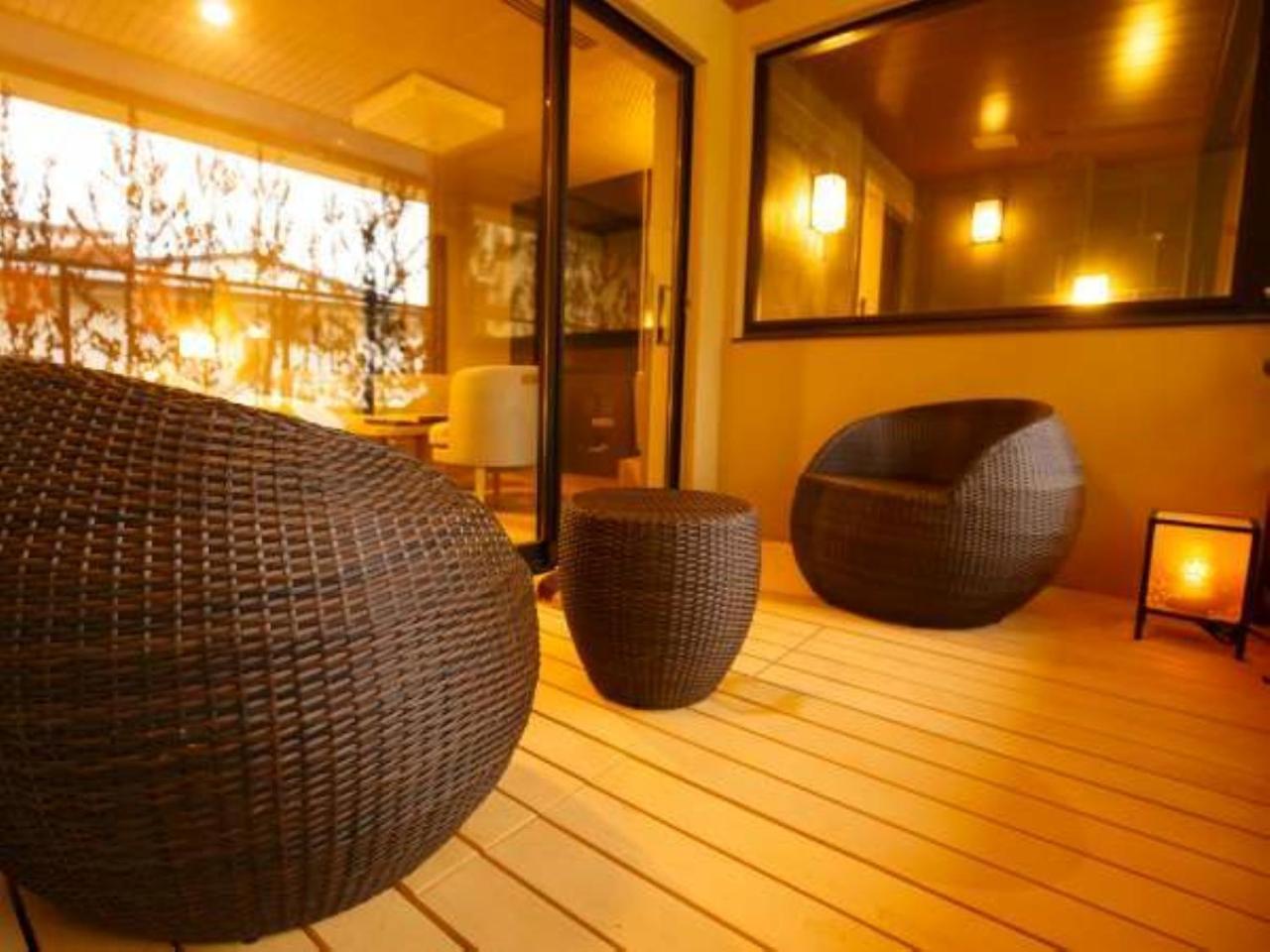 Quadruple Room with Semi Open-Air Bath - Photo 2