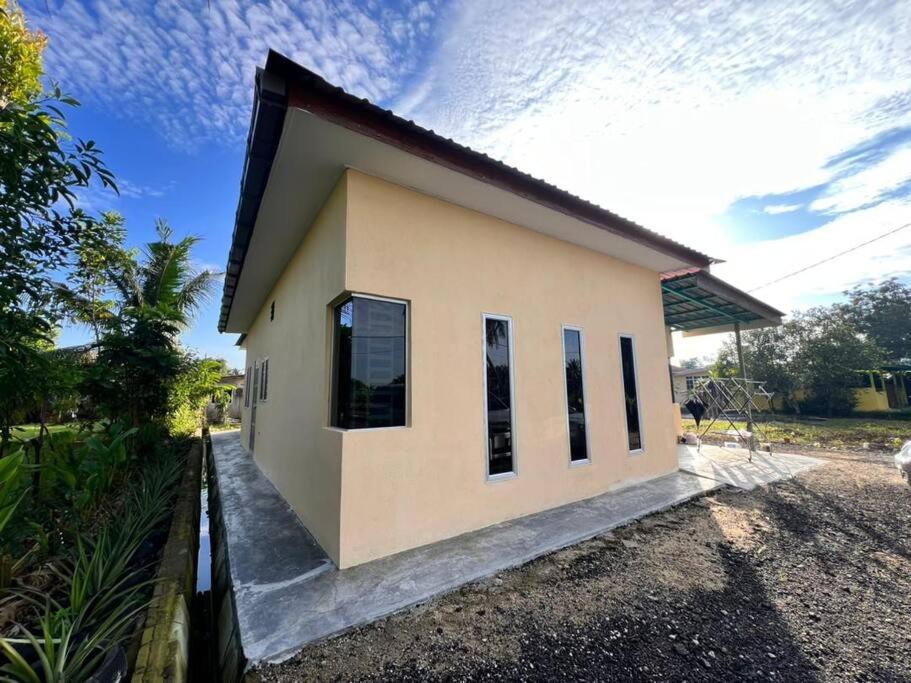 Three-Bedroom House photo 1