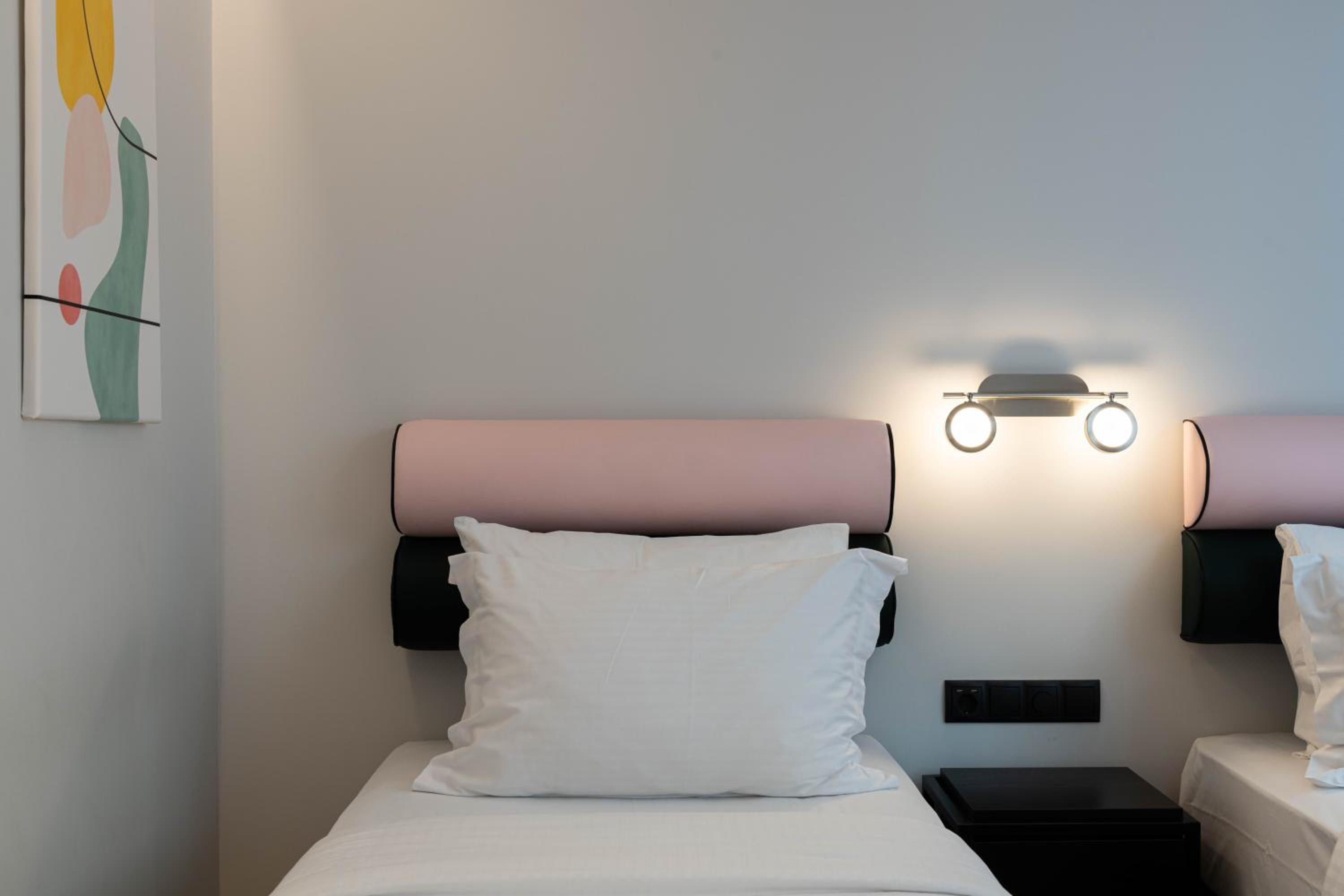 Deluxe Double Room with Extra Bed photo 1