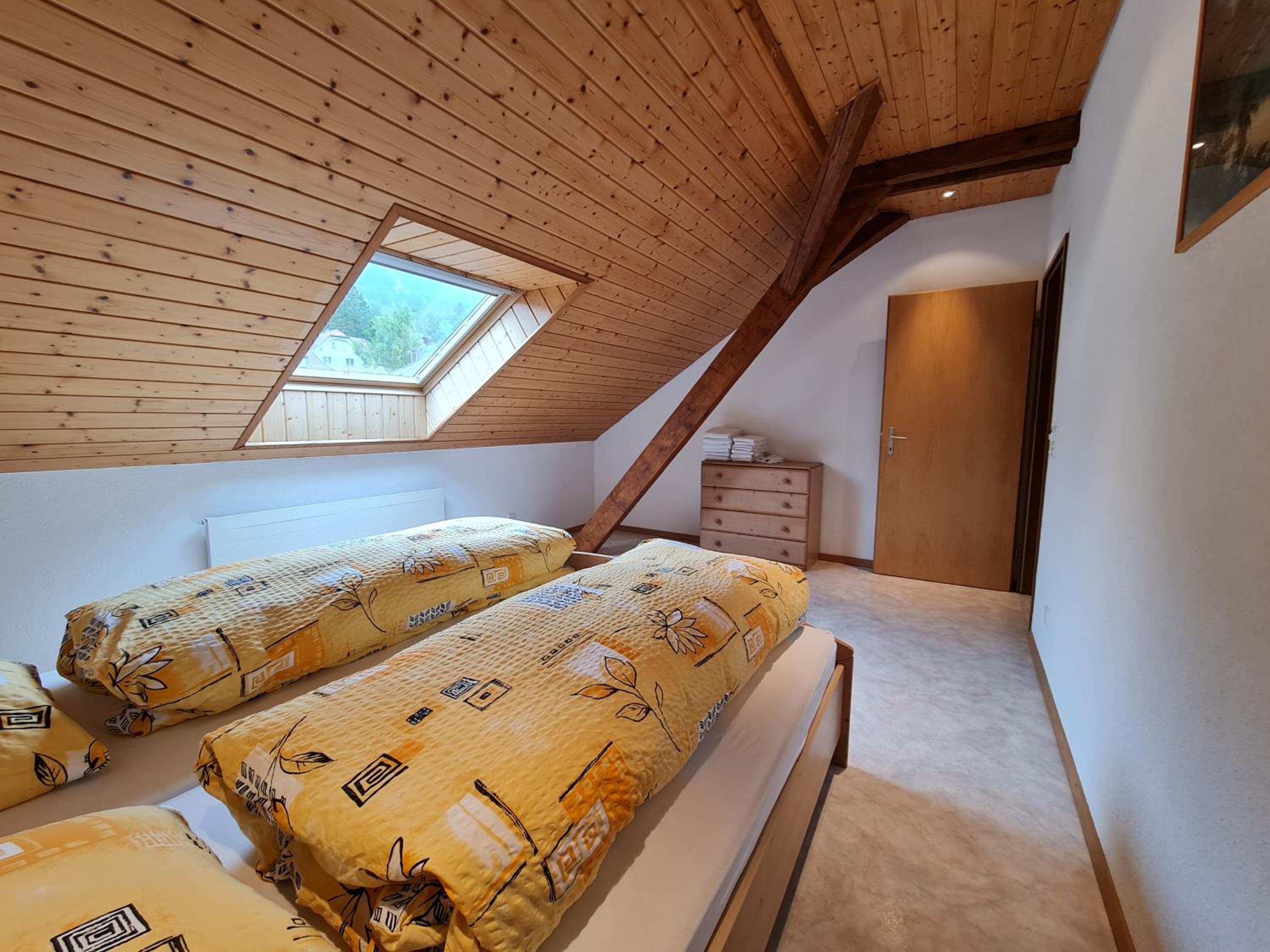 Two-Bedroom Apartment with Mountain View photo 2