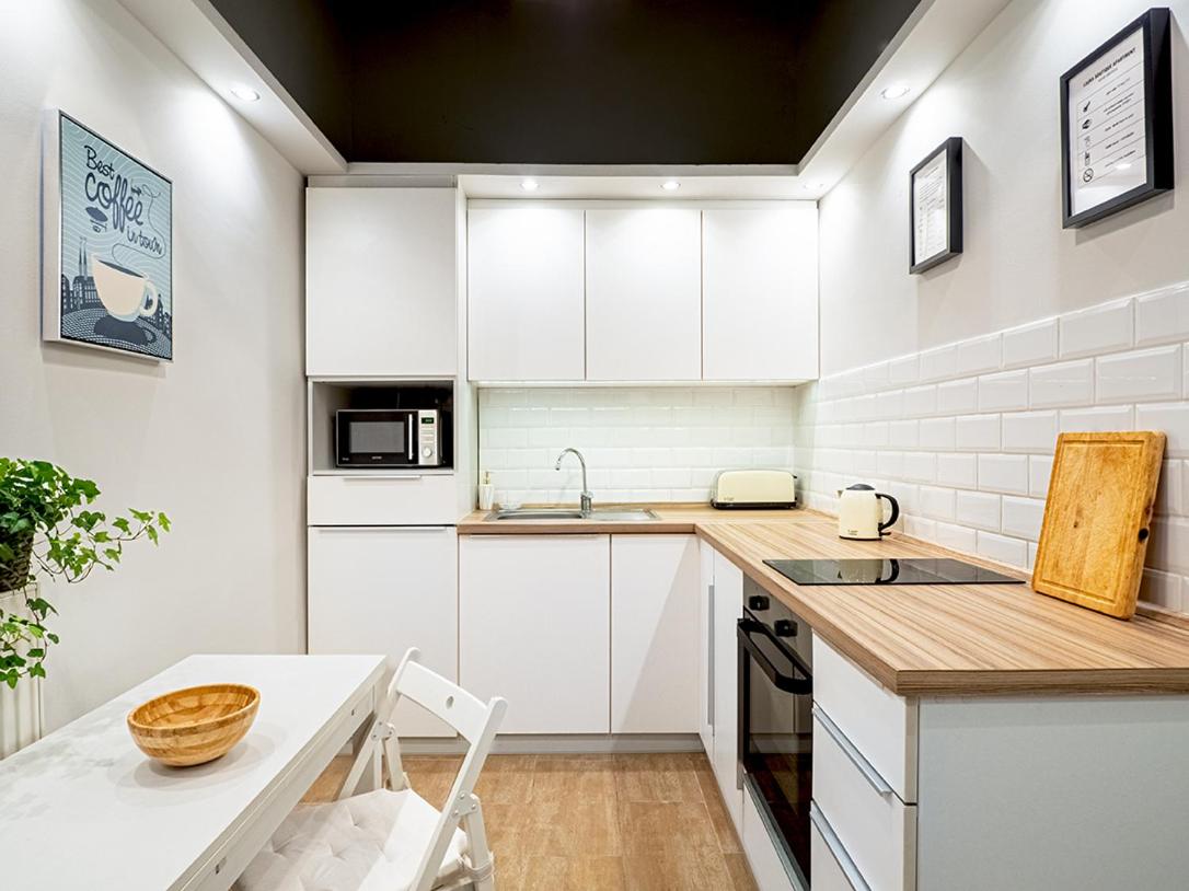 One-Bedroom Apartment - Photo 3