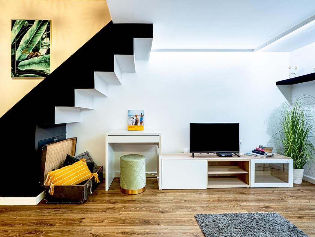 One-Bedroom Apartment - Photo 9