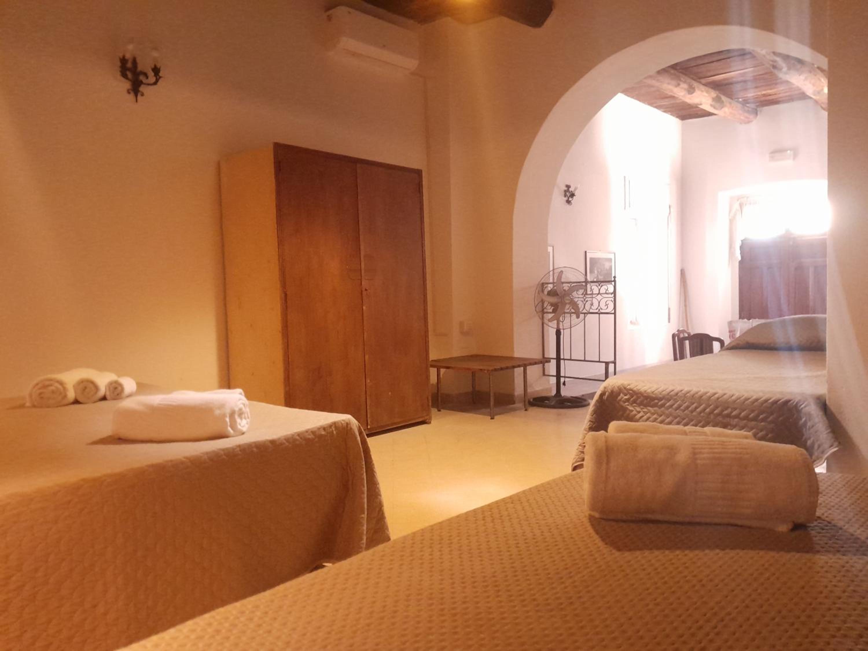 Suite with Hot Tub photo 2
