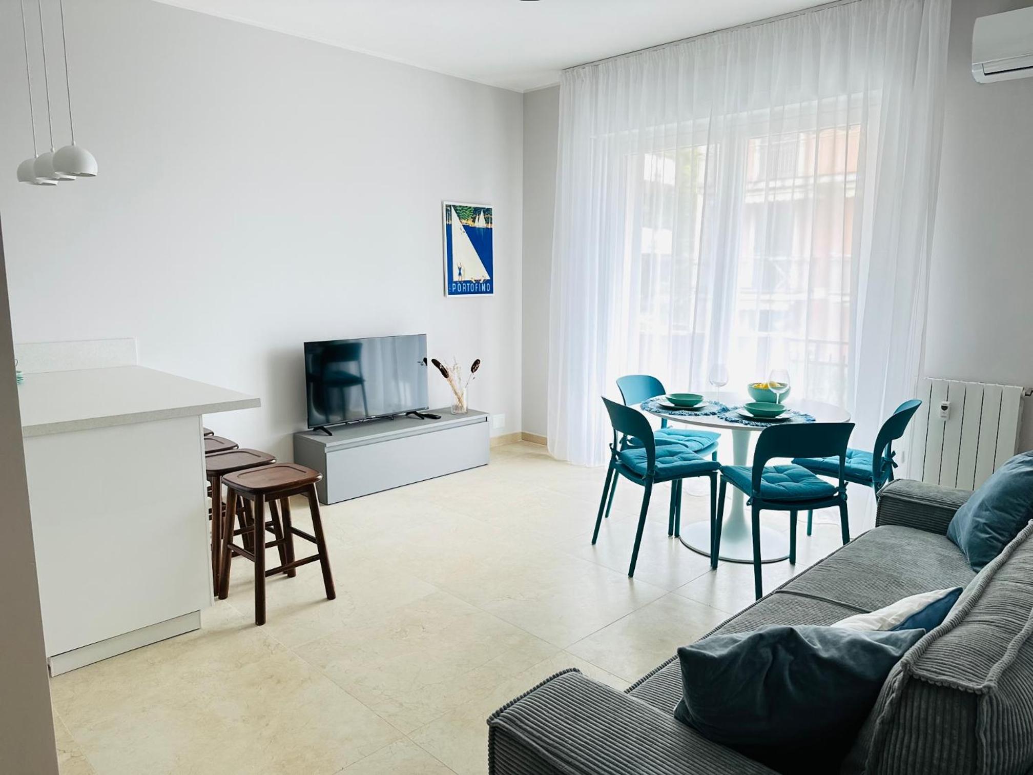 One-Bedroom Apartment photo 1