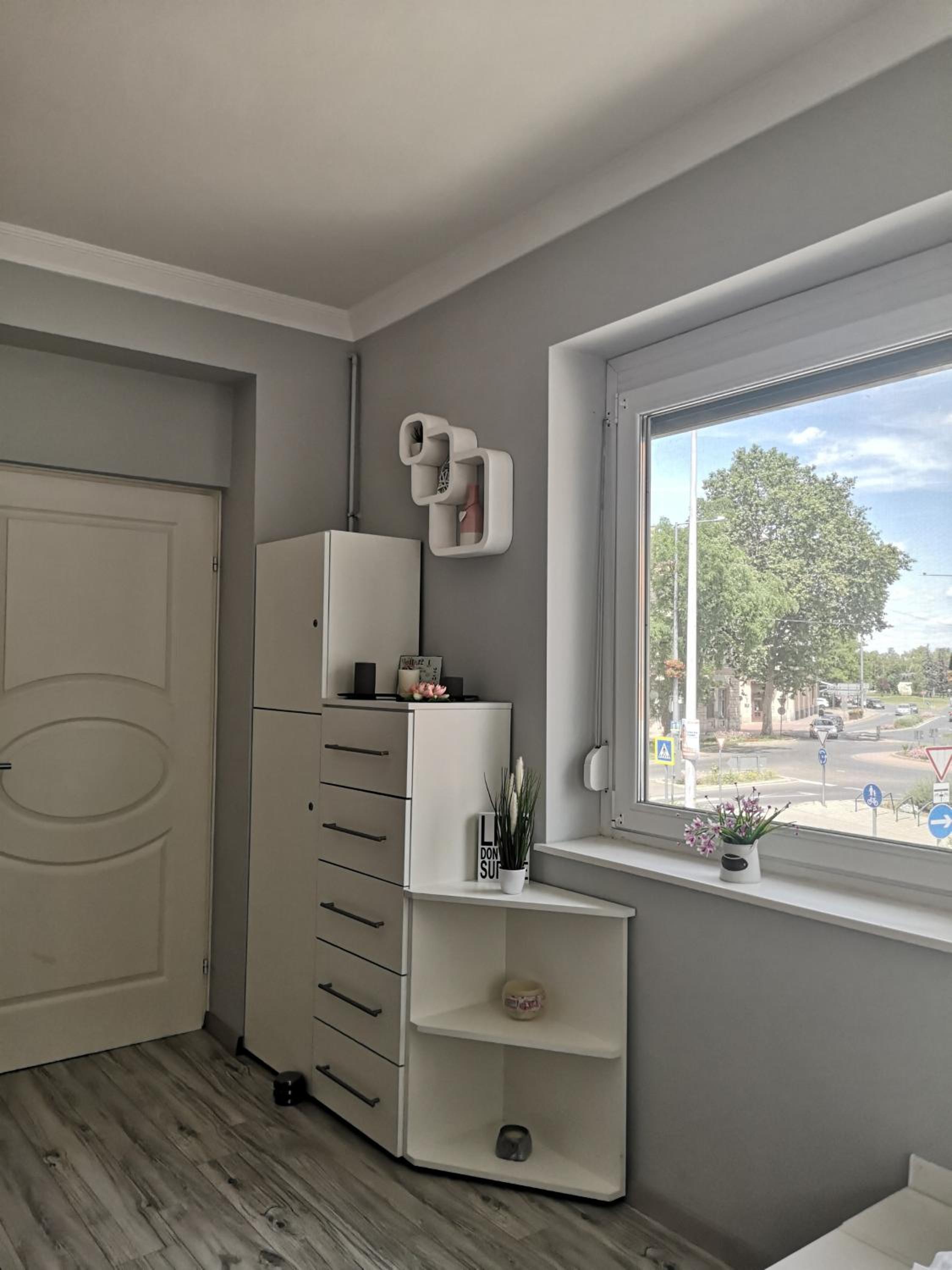 Two-Bedroom Apartment - Photo 29