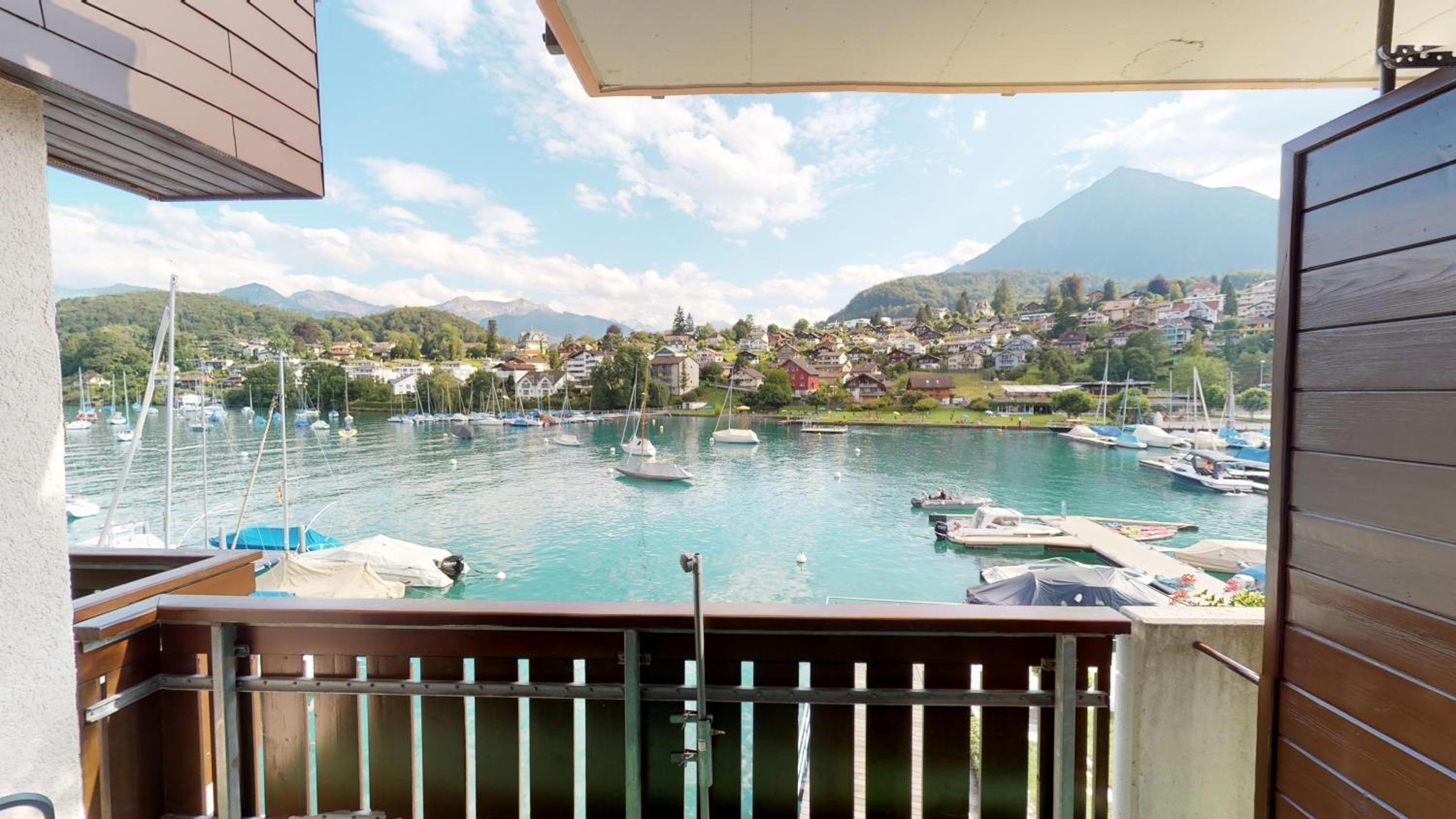 Family Suite with Balcony - Photo 2