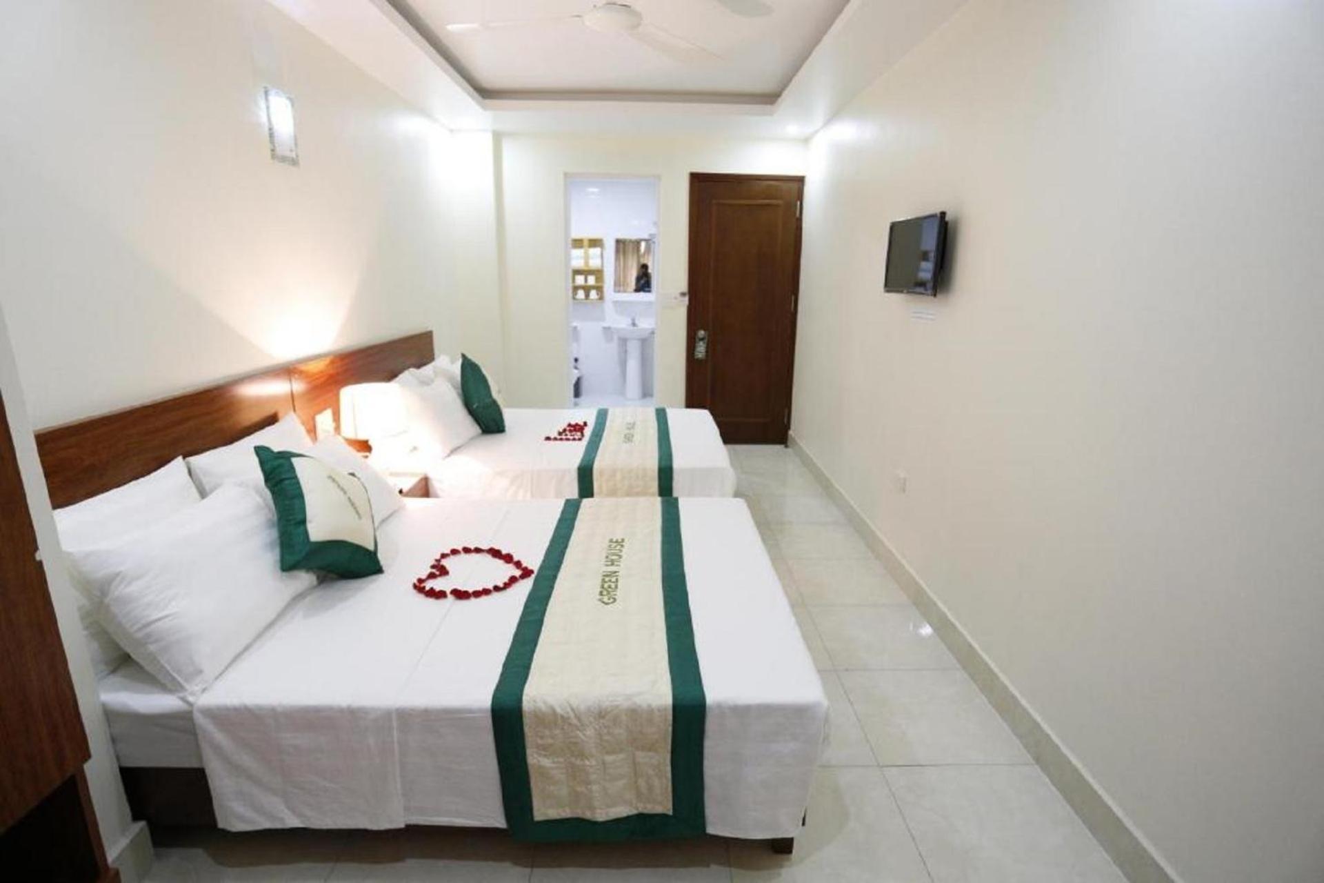 Deluxe Double or Twin Room with Mountain View photo 3