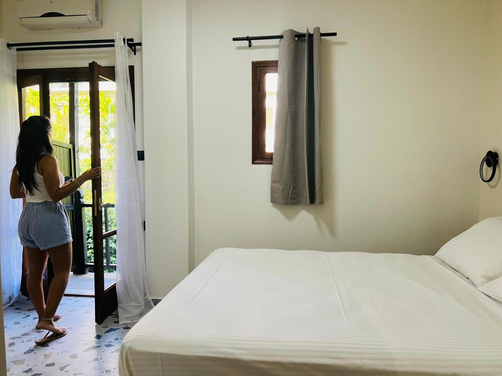 Standard Double Room - Photo 10
