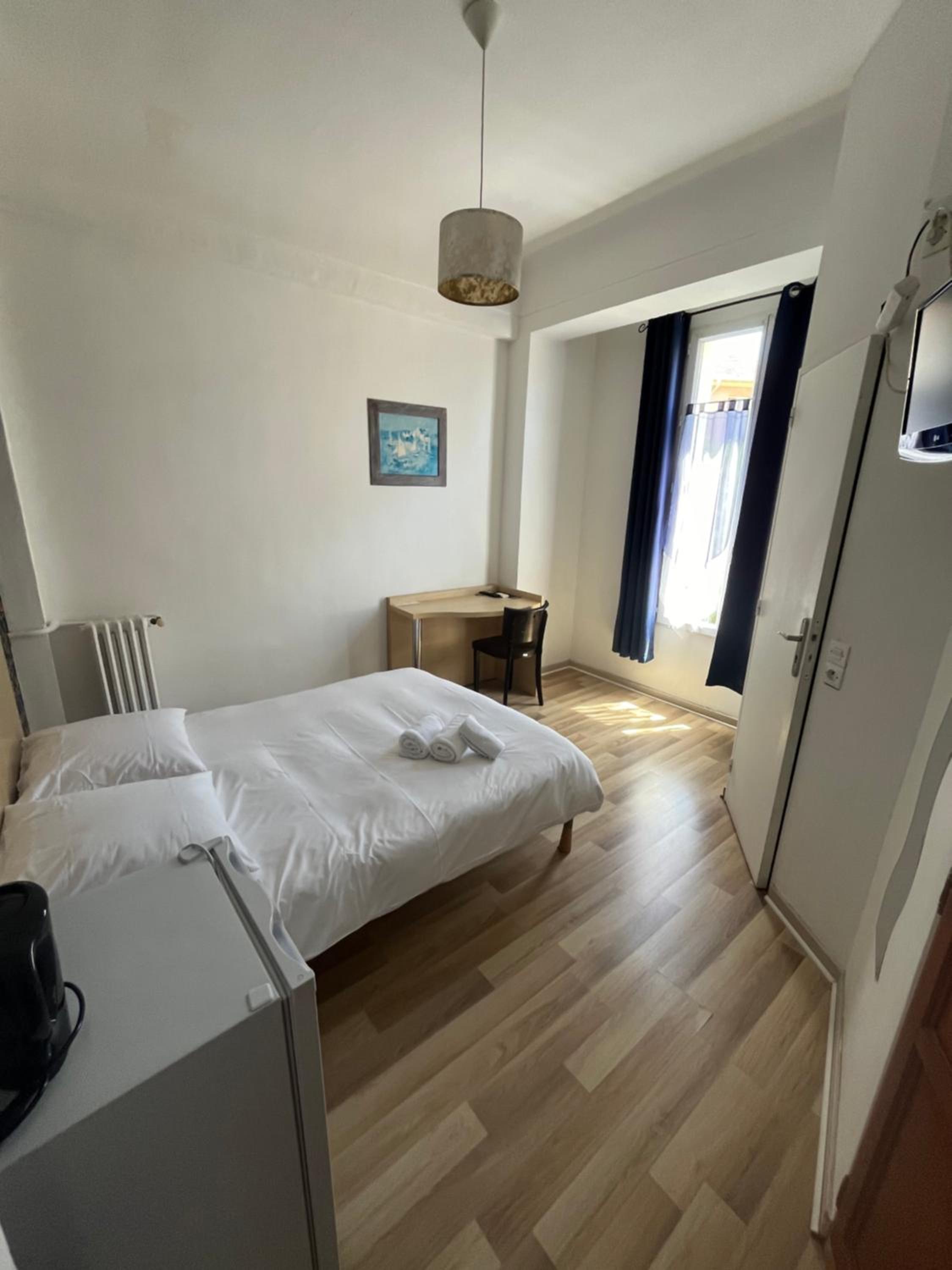 Double Room - Photo 3