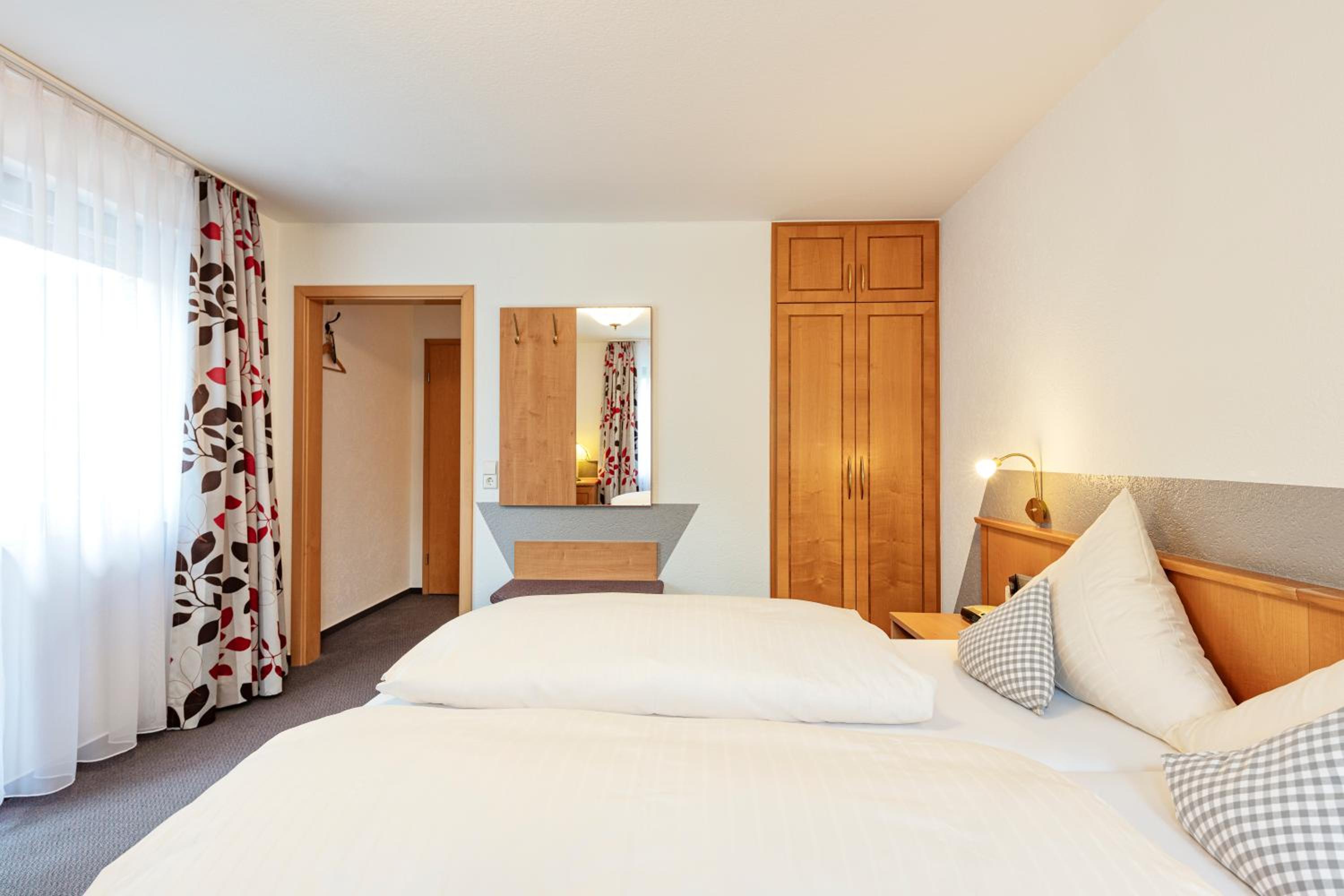 Double Room - Photo 5