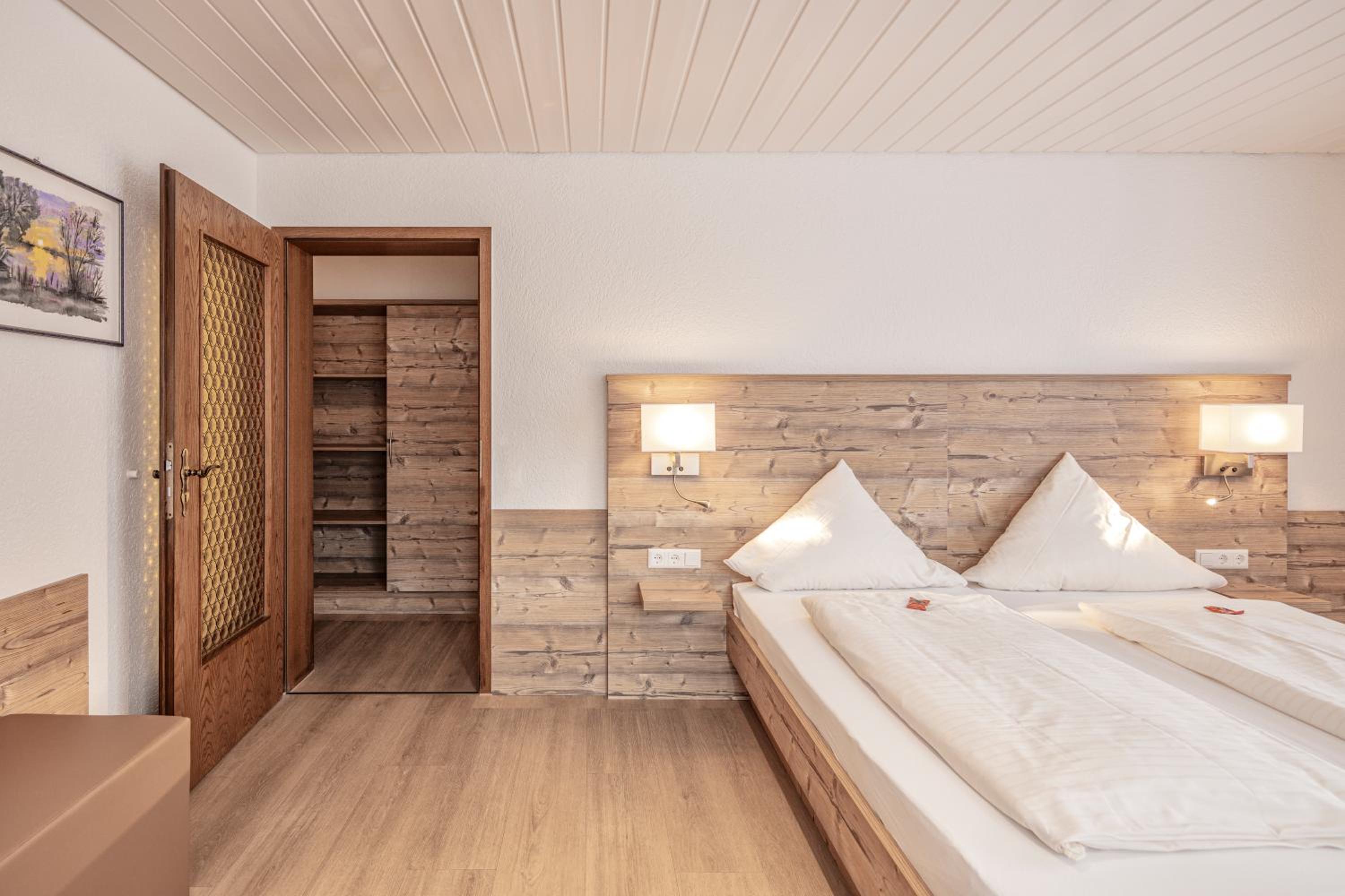 Double Room - Photo 12