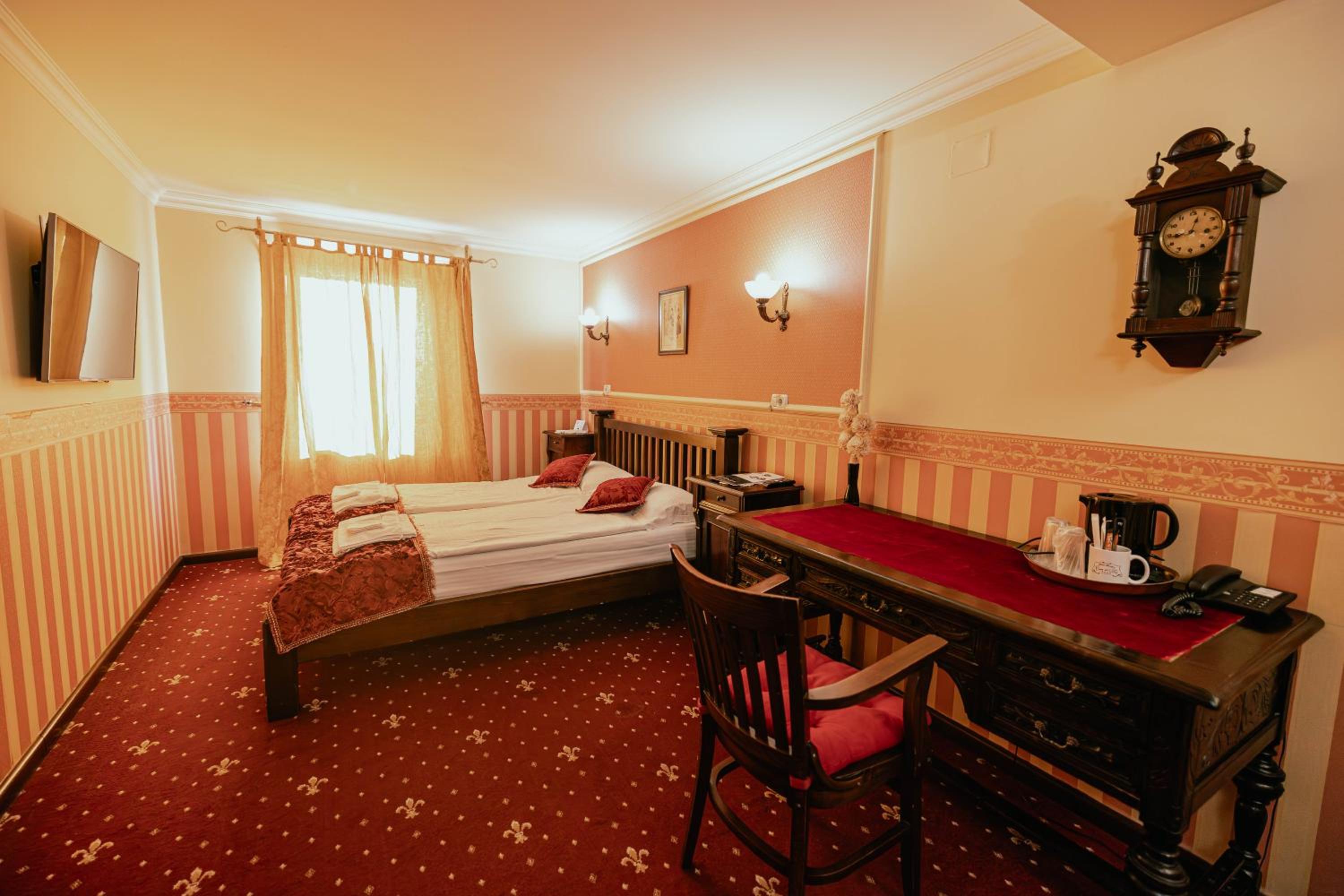 Superior Double Room with Sofa - Photo 4