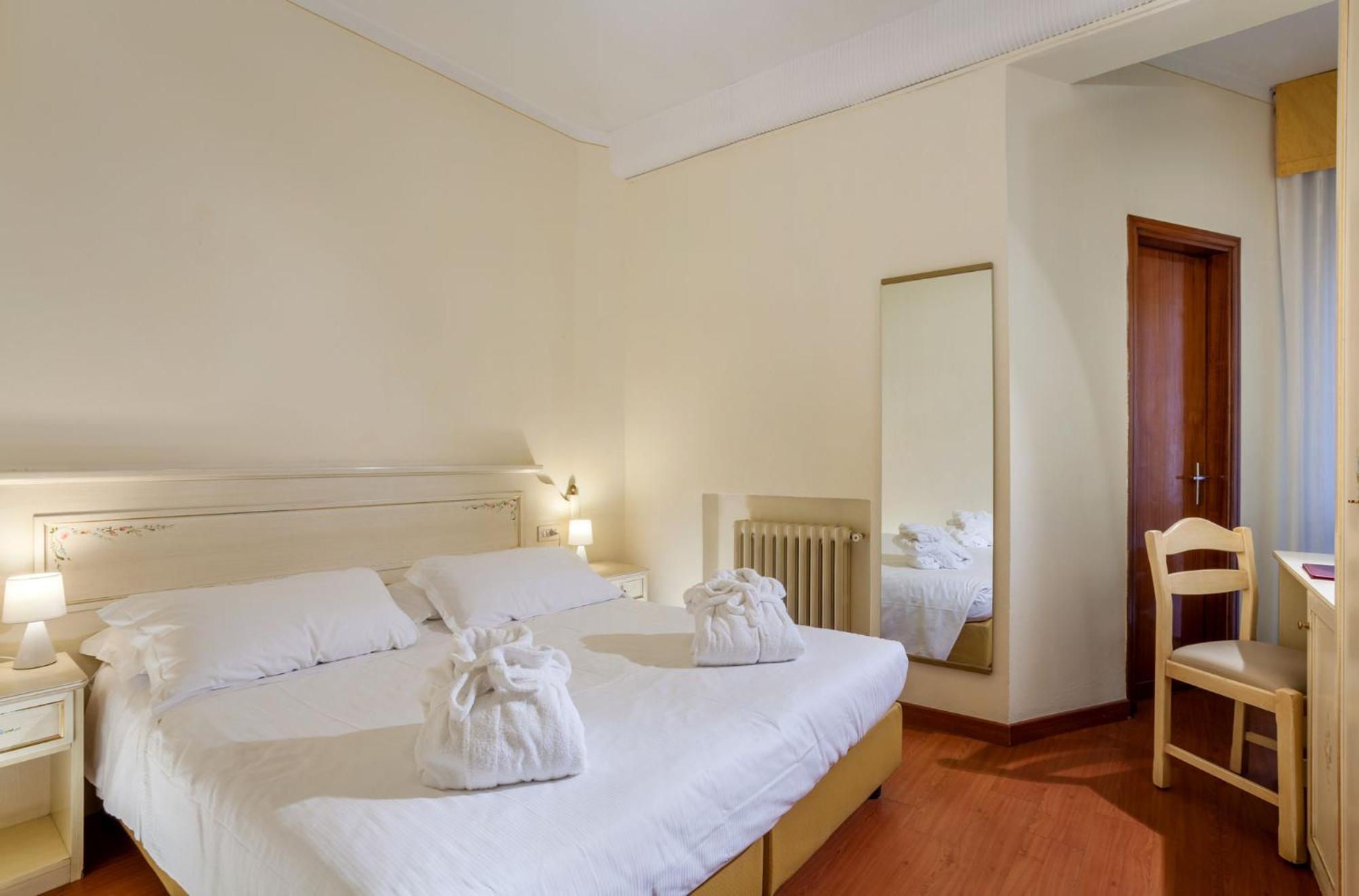 Double or Twin Room - Photo 1