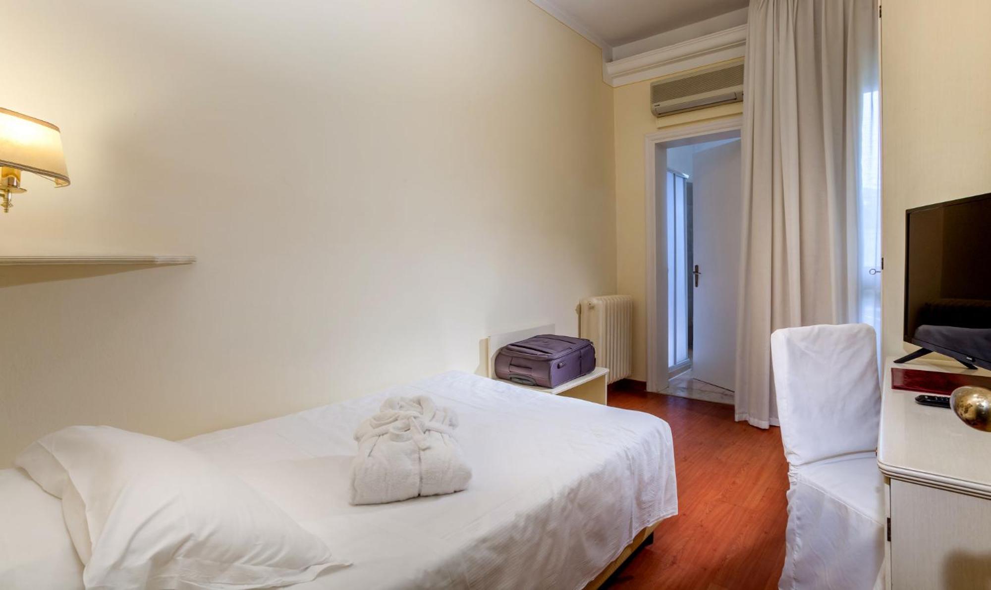 Single Room photo 2