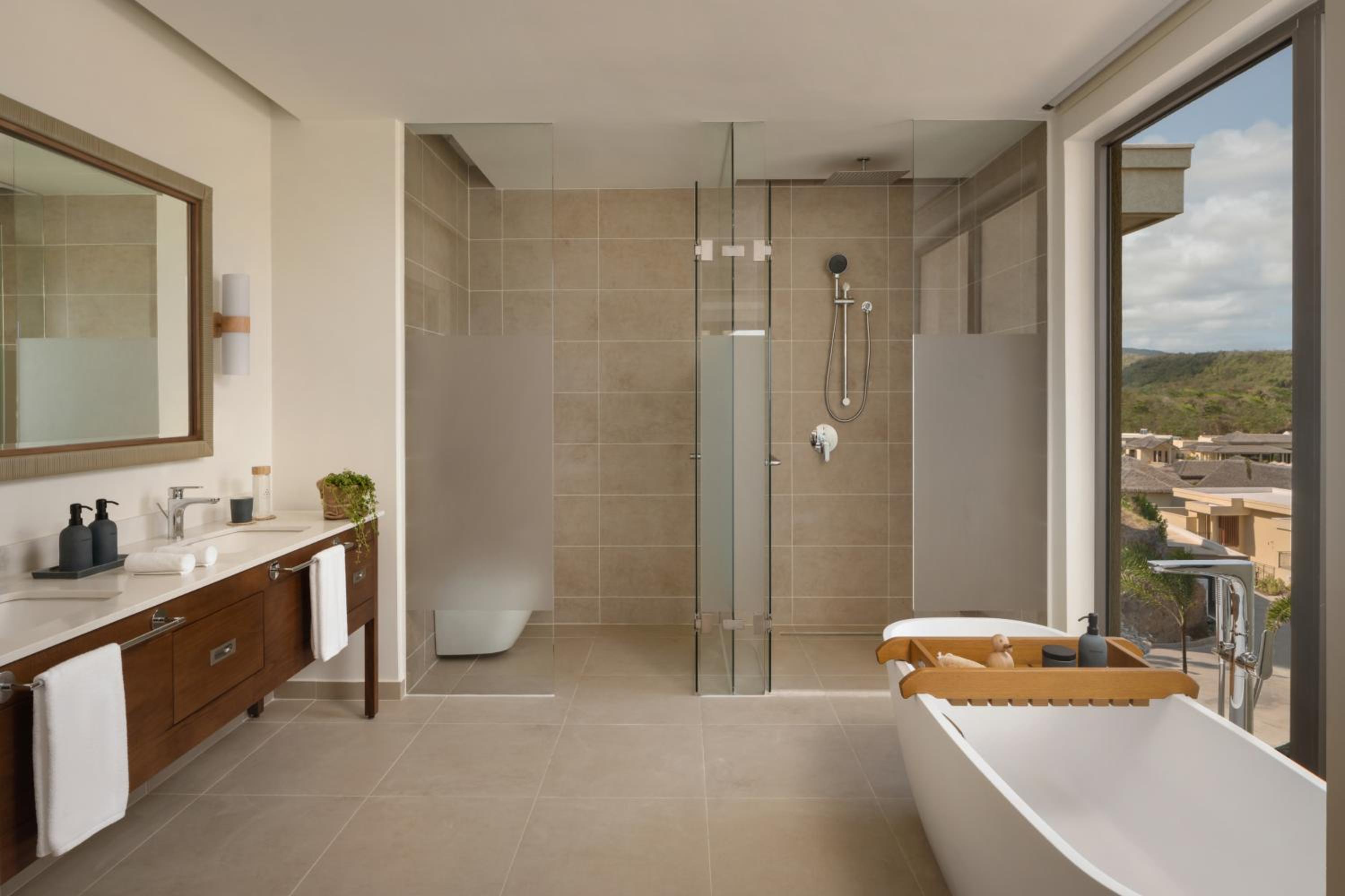 Panorama Ocean View Pool Suite photo 2