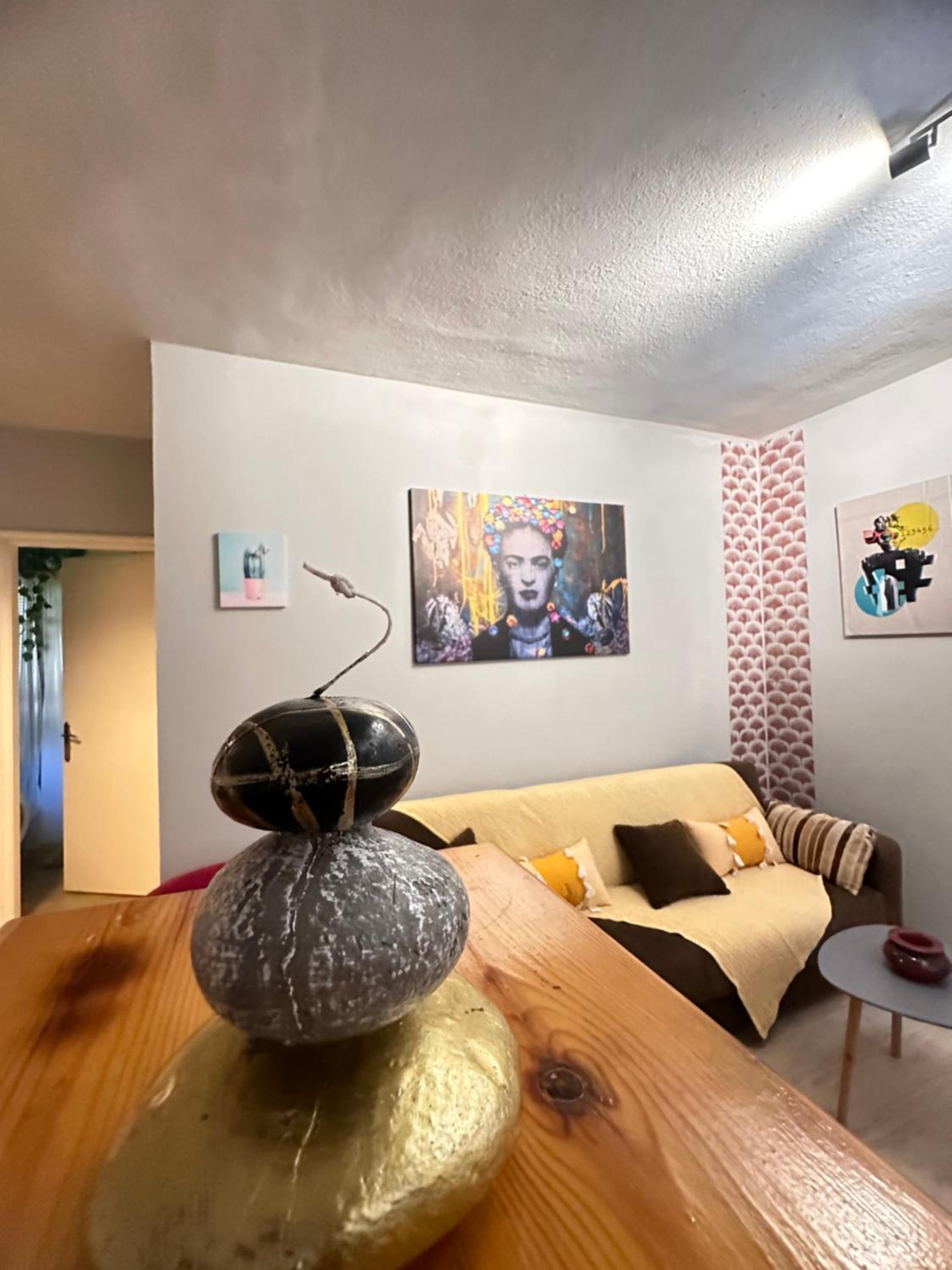 One-Bedroom Apartment - Photo 1