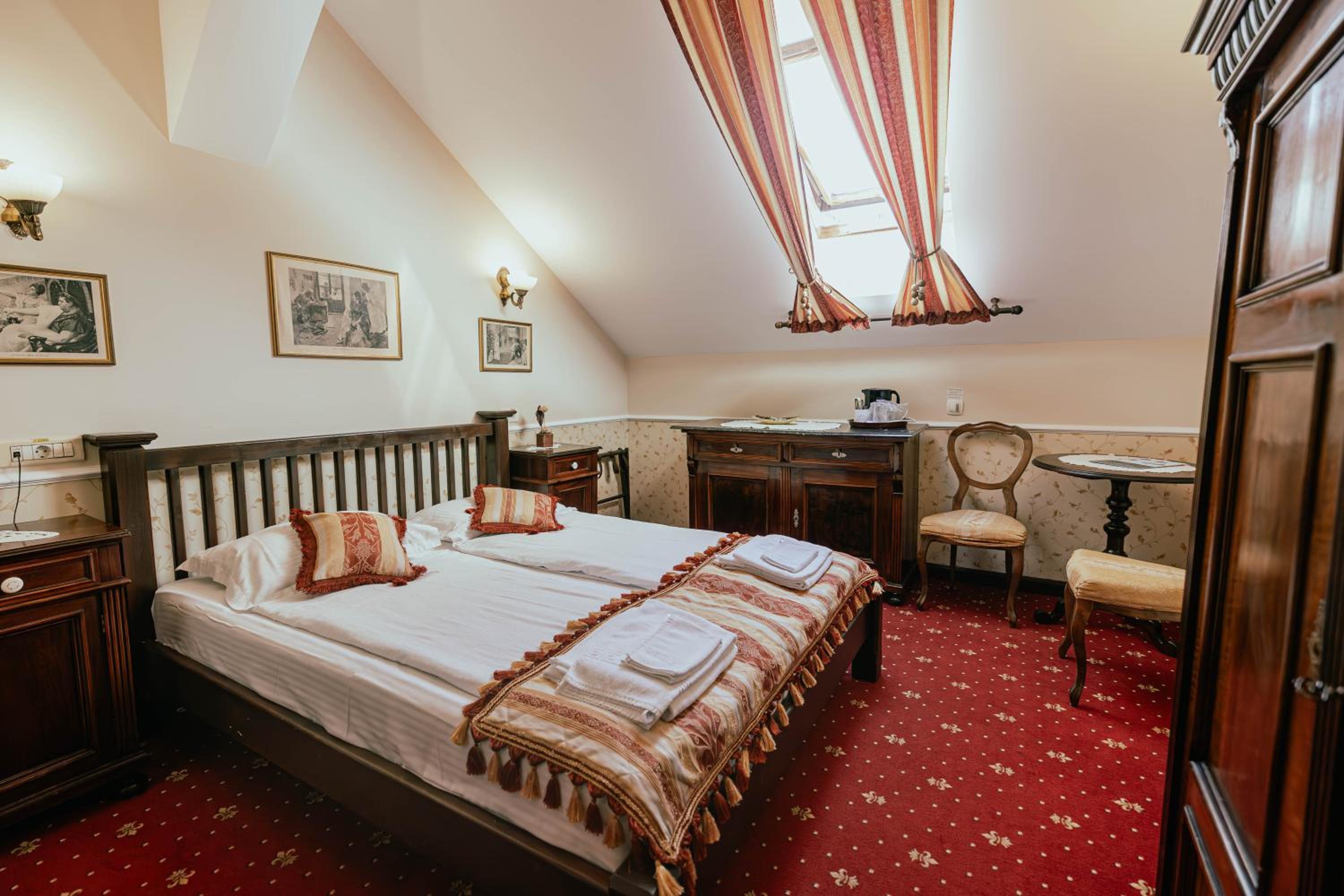 Standard Double Room - Photo 3