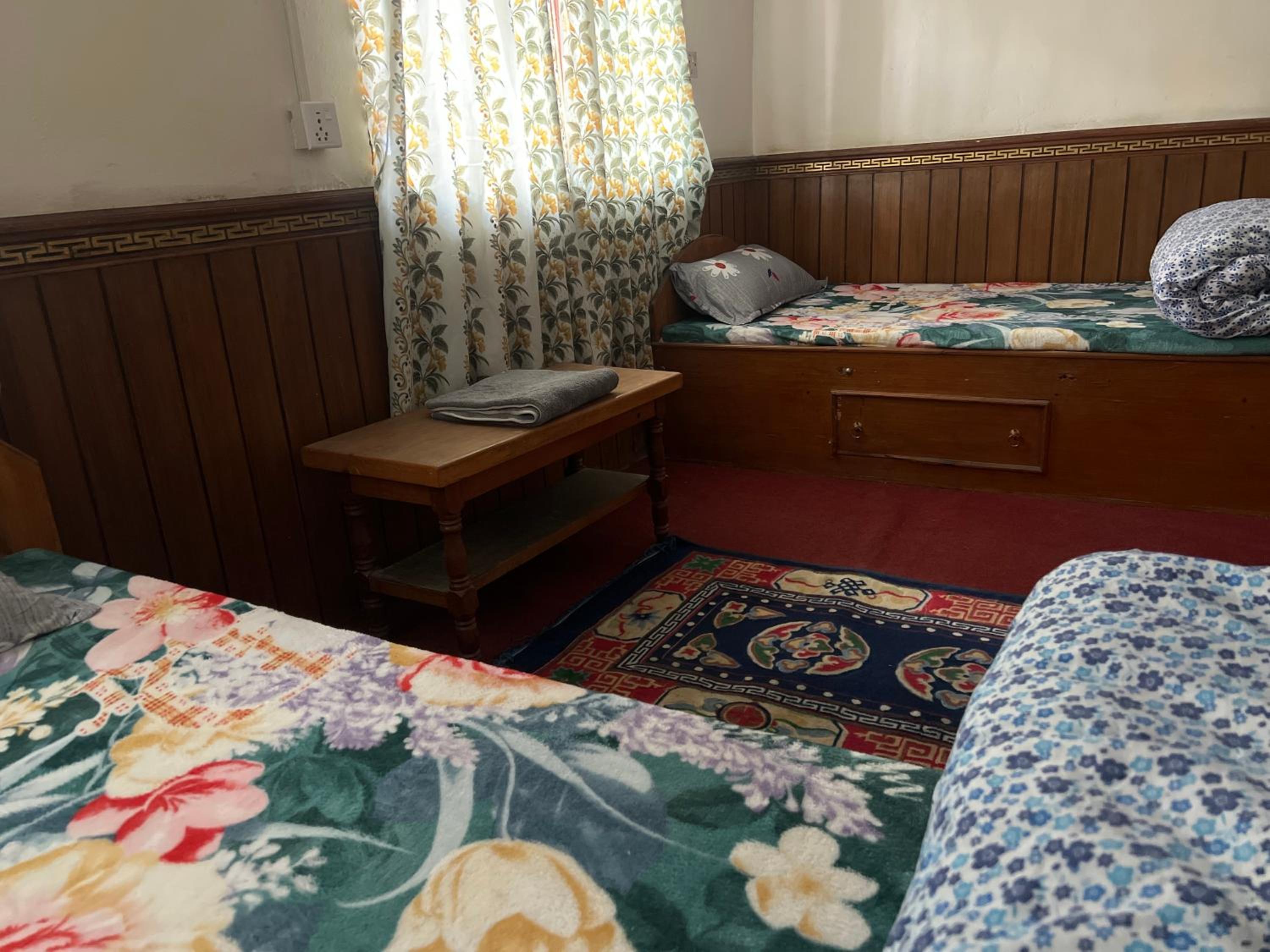 Twin Room with Private Bathroom photo 2
