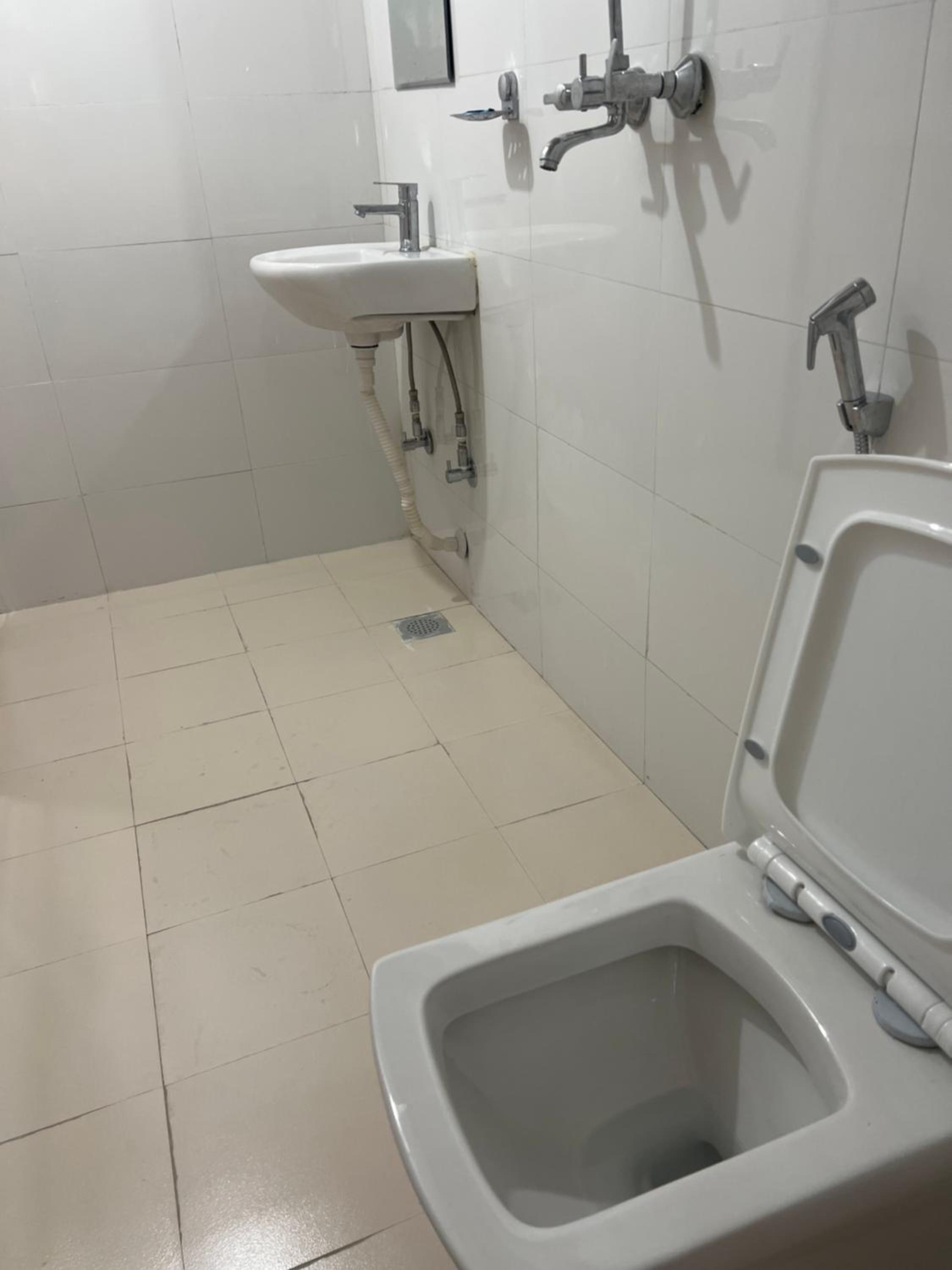 Twin Room with Private Bathroom photo 3