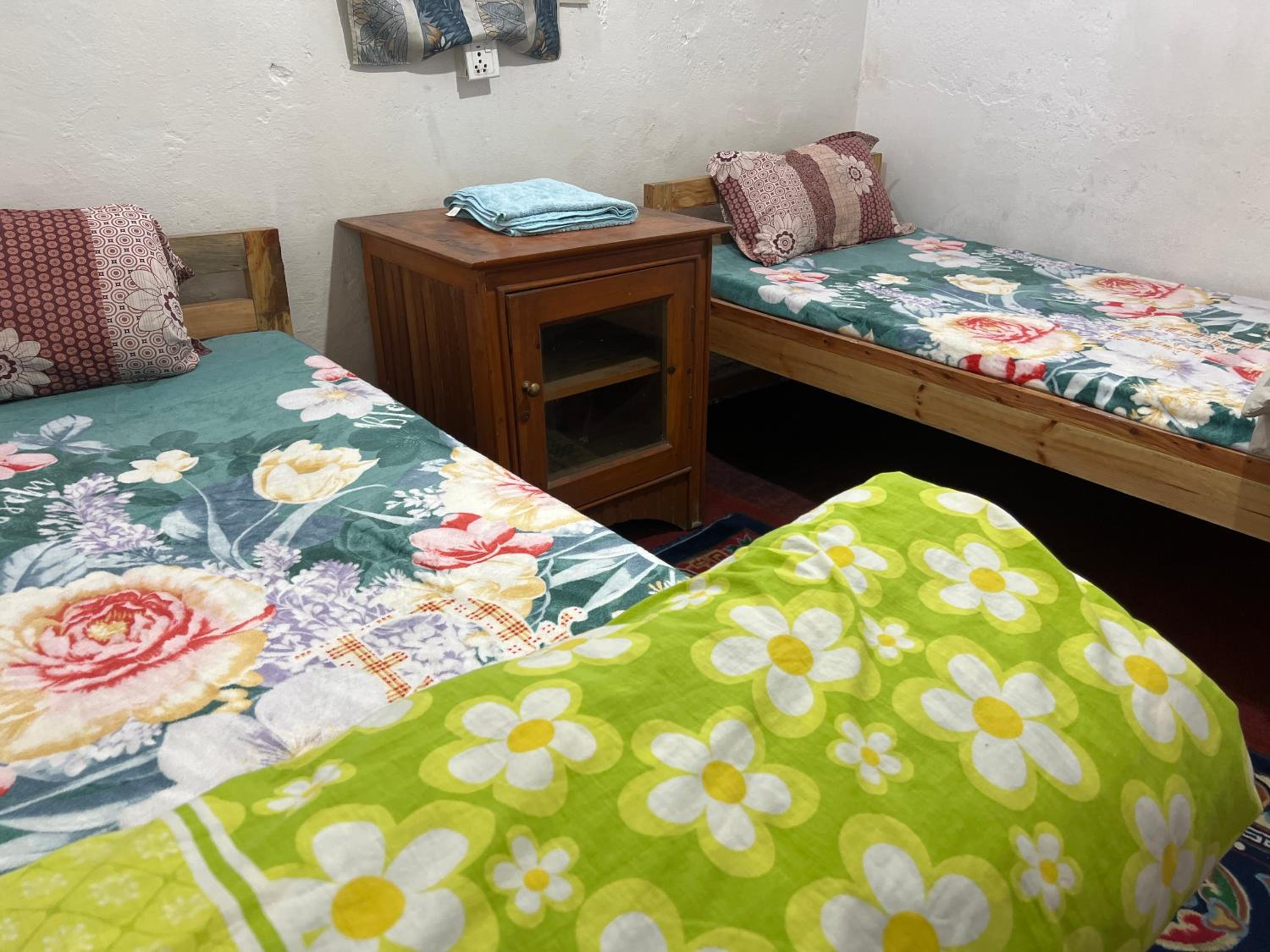 Economy Triple Room photo 2
