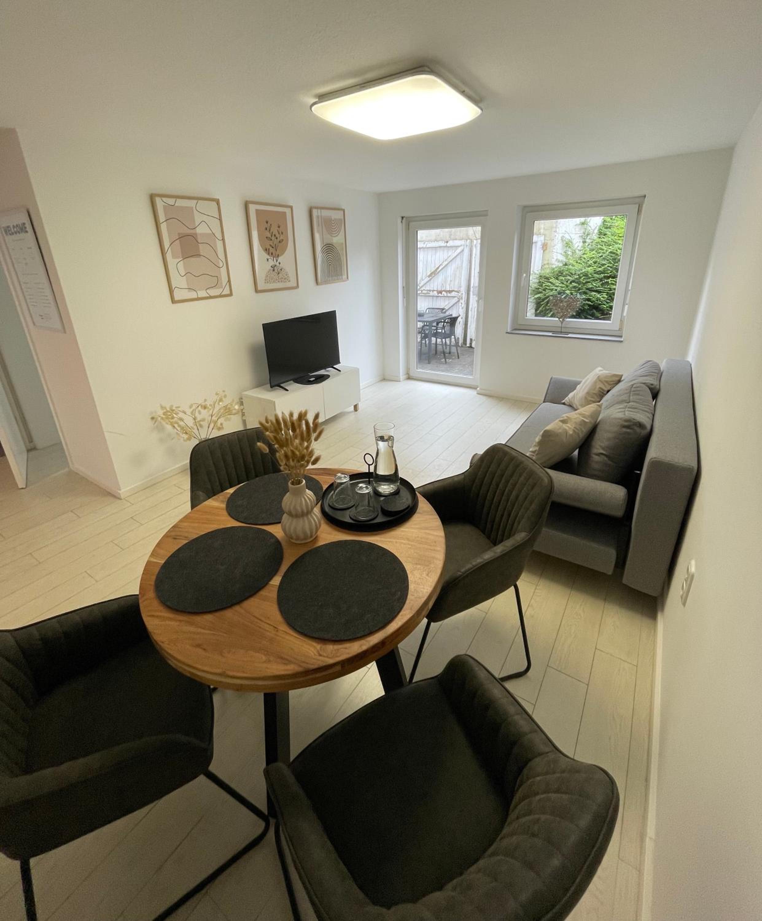 One-Bedroom Apartment with Terrace photo 1