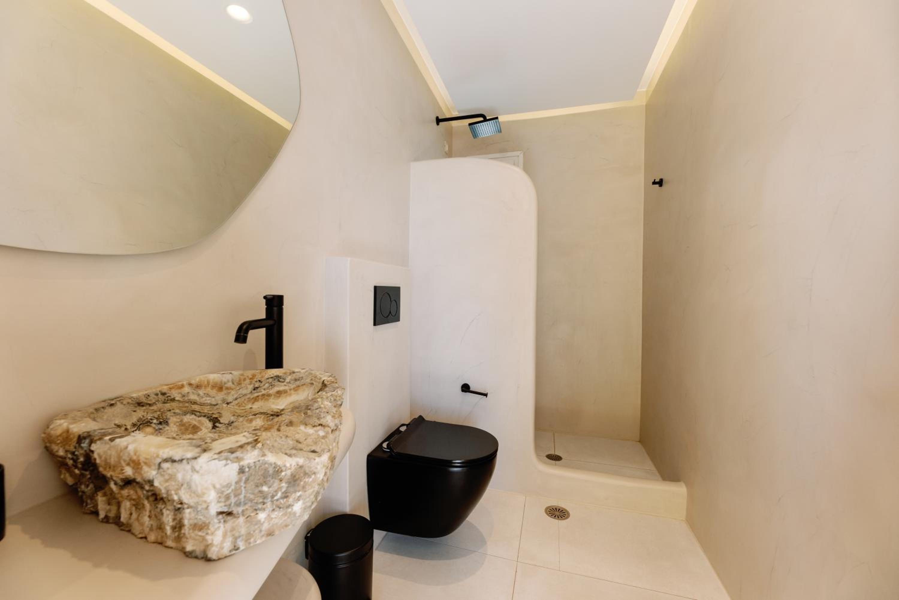 Luxury Suite with Private Jacuzzi photo 2