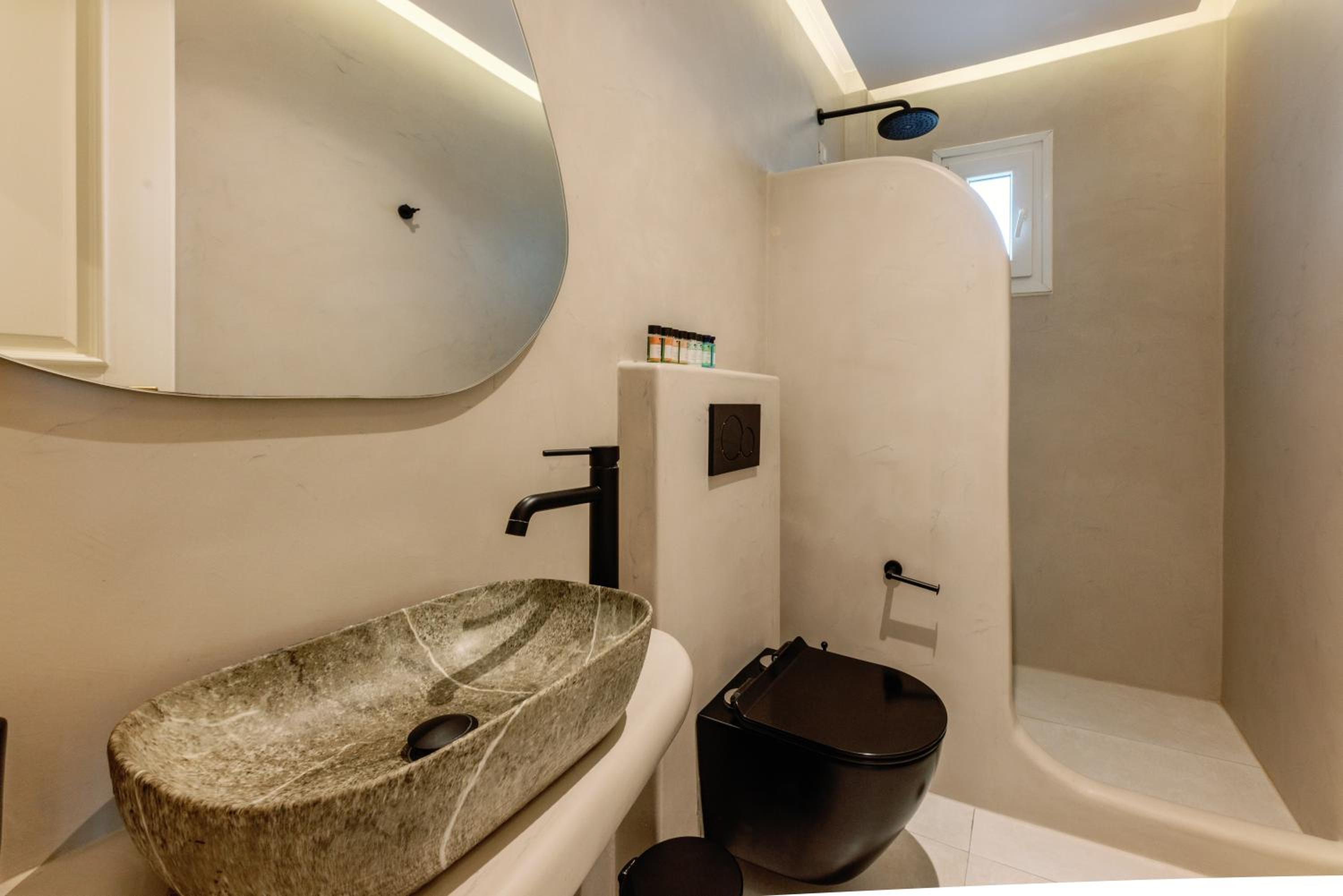 Executive Suite with Private Jacuzzi - Photo 19