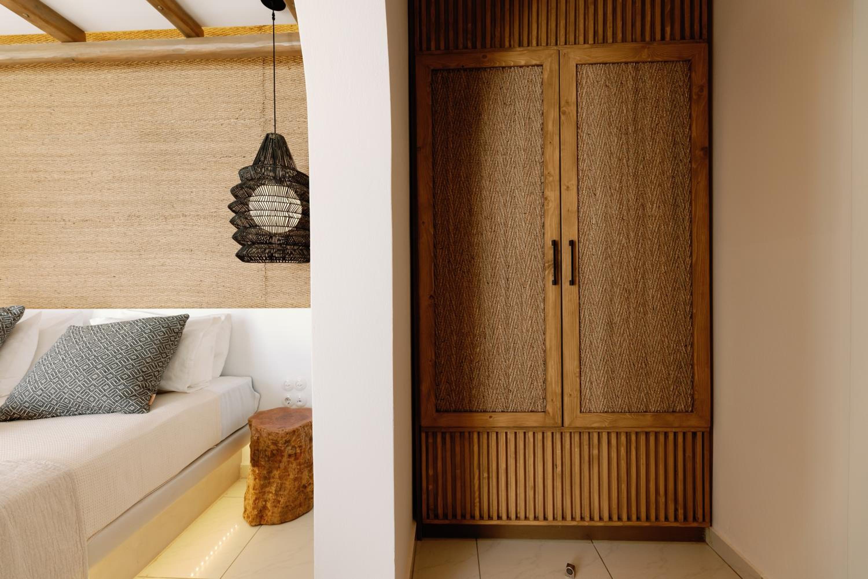 Executive Suite with Private Jacuzzi - Photo 23