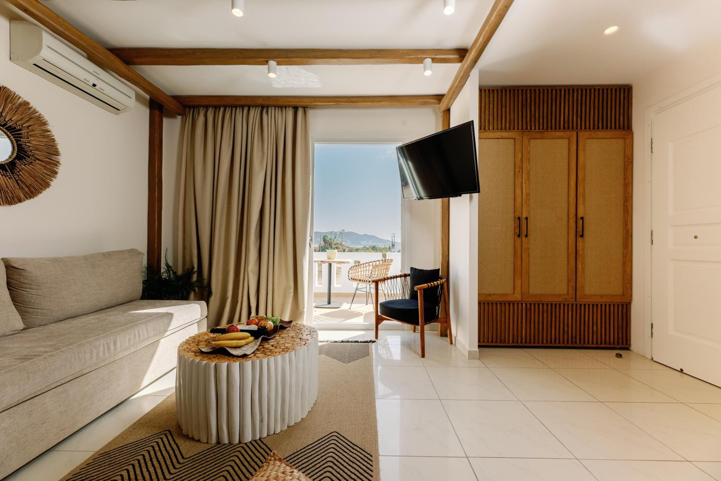 Luxury Suite with Private Jacuzzi