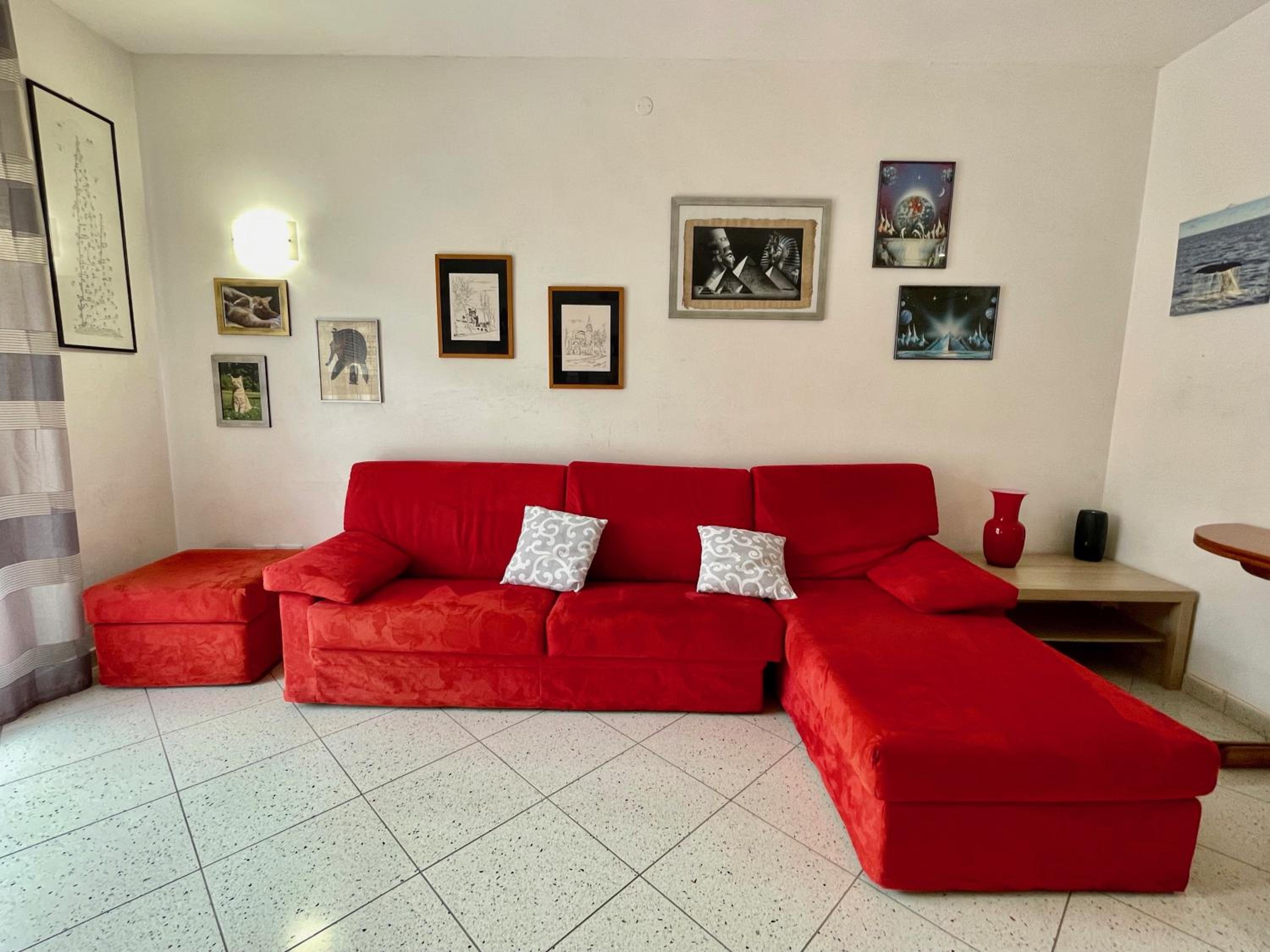 One-Bedroom Apartment - Non-Smoking photo 2
