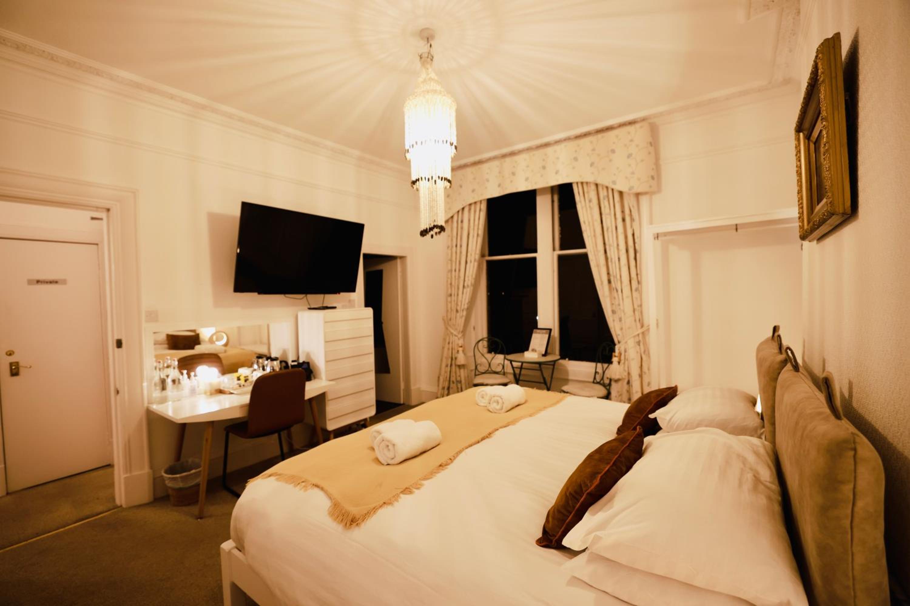 Superior Deluxe Double or Twin Room  photo 1