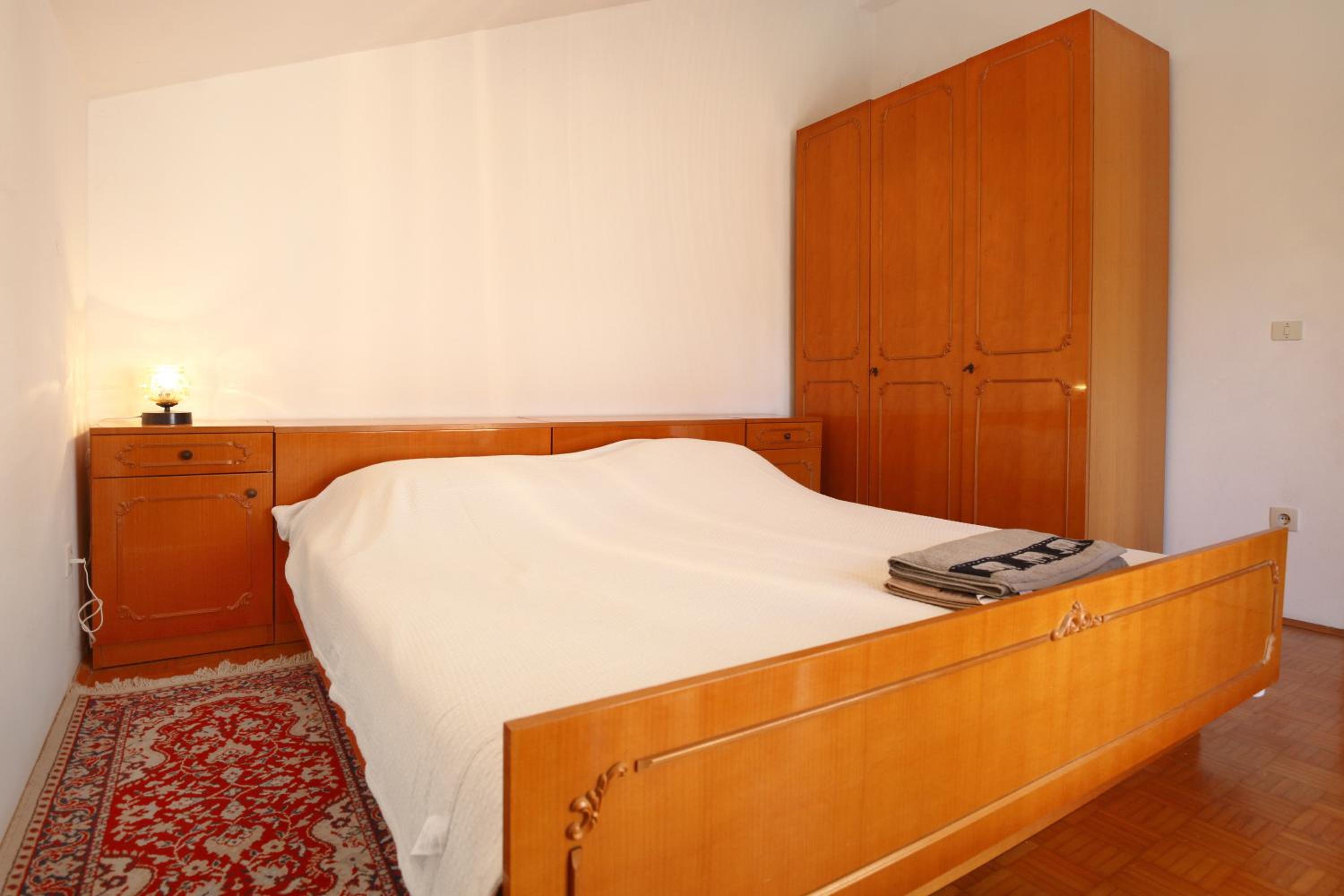 One-Bedroom Apartment photo 3