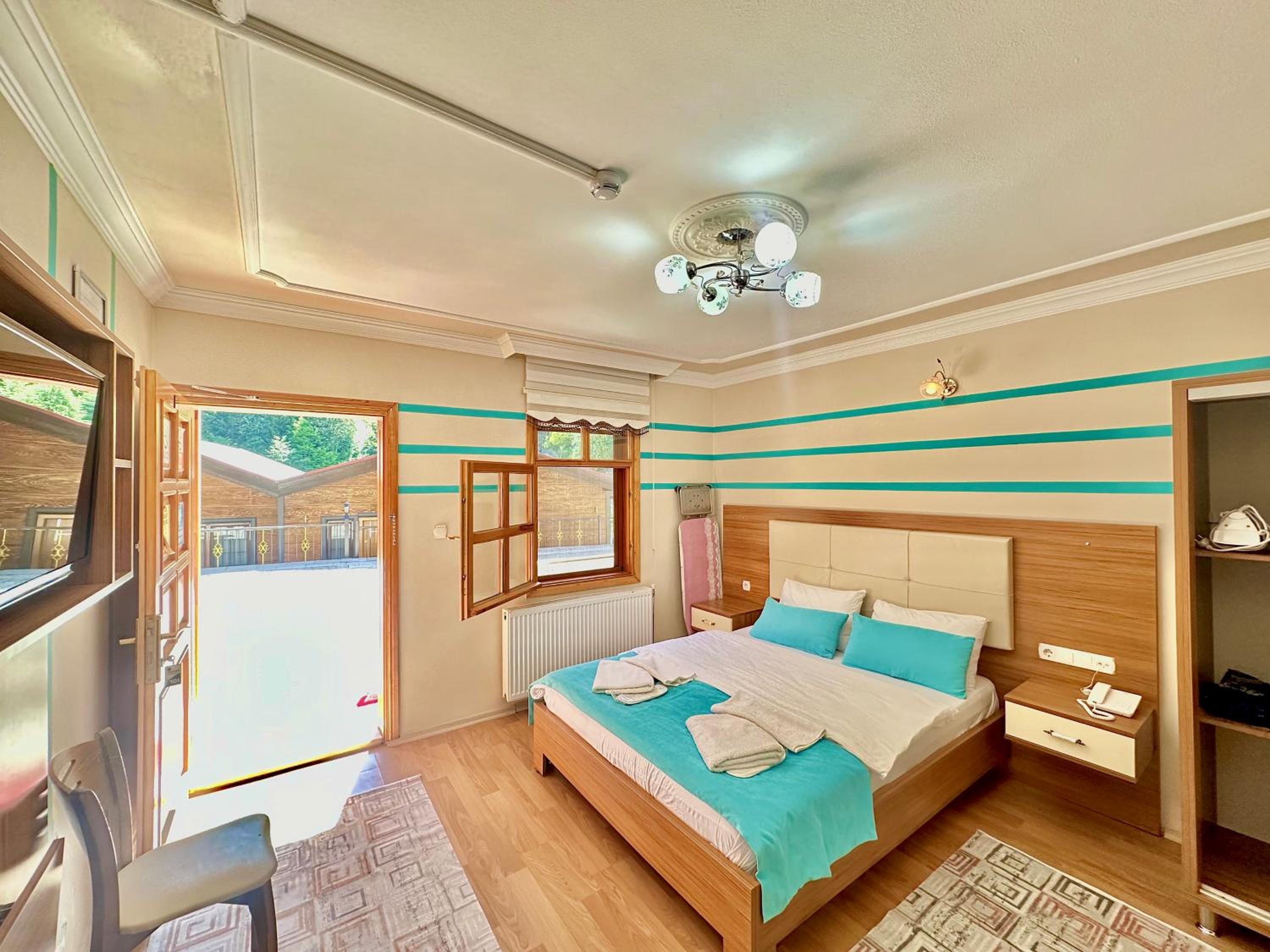 One-Bedroom Apartment - Photo 1