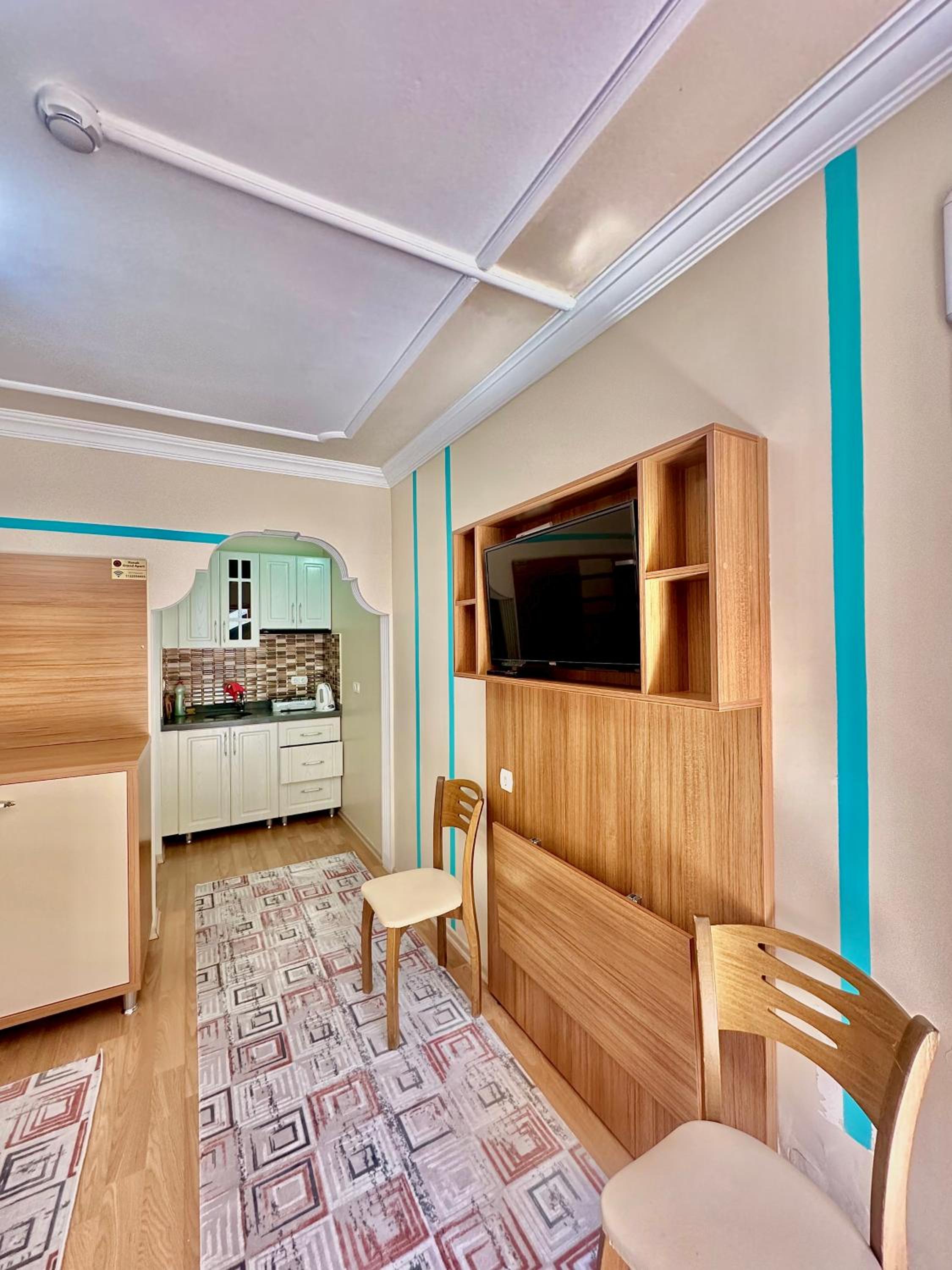One-Bedroom Apartment - Photo 6