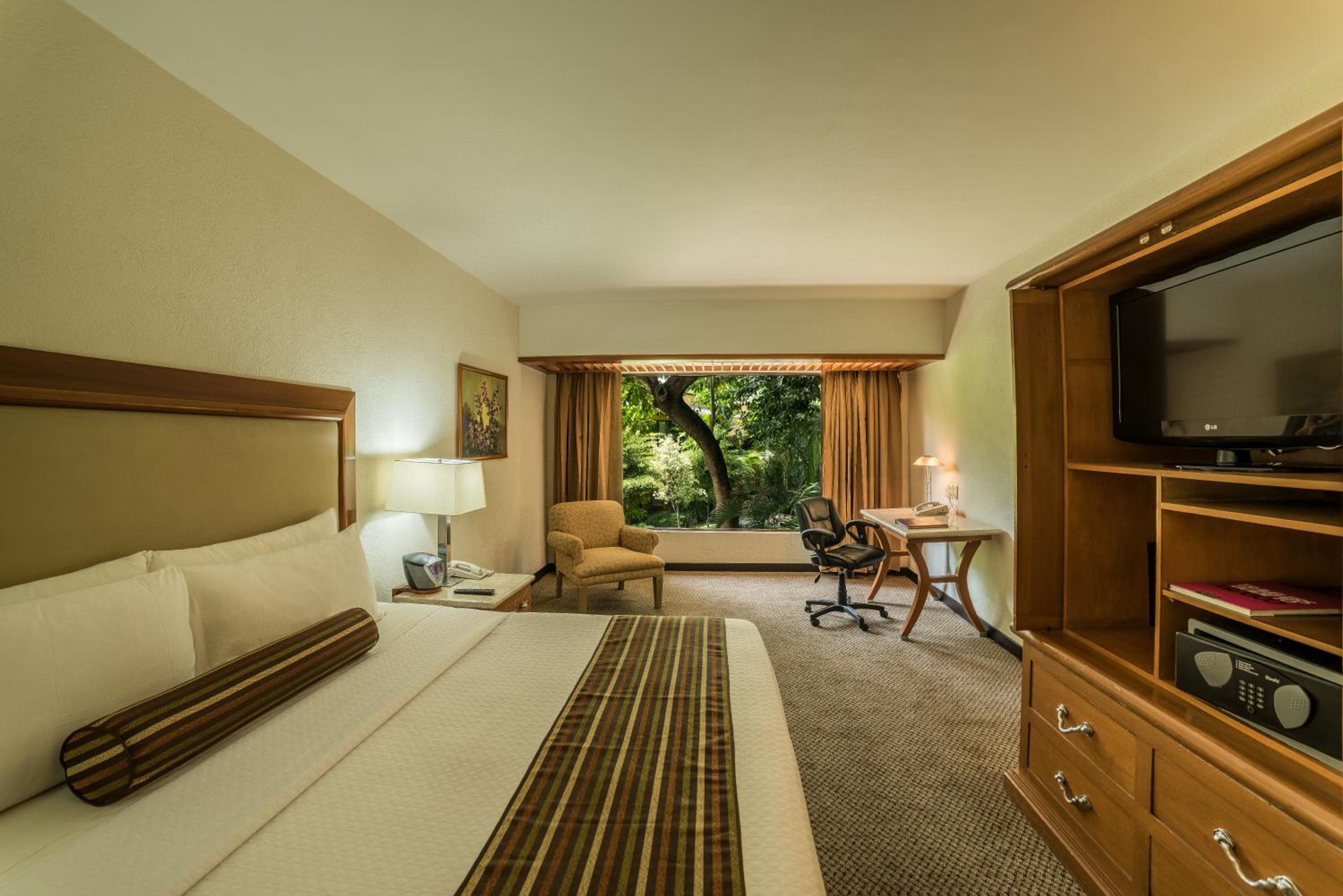 Standard King Room