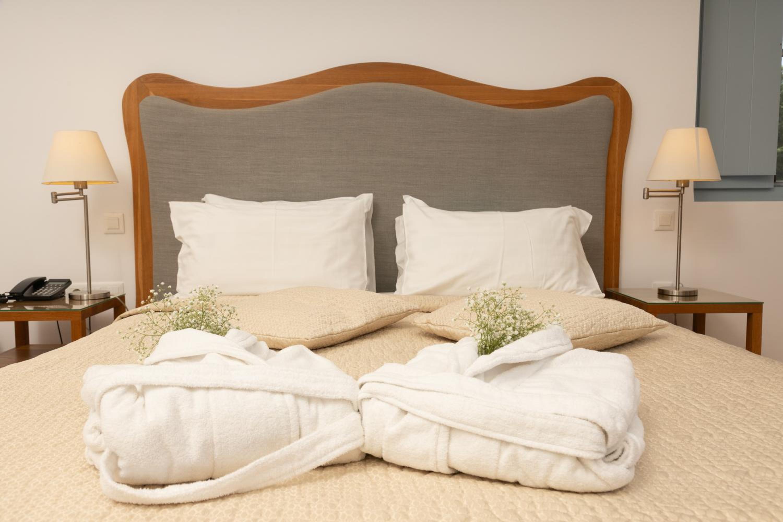 Deluxe Room with sea/side sea view