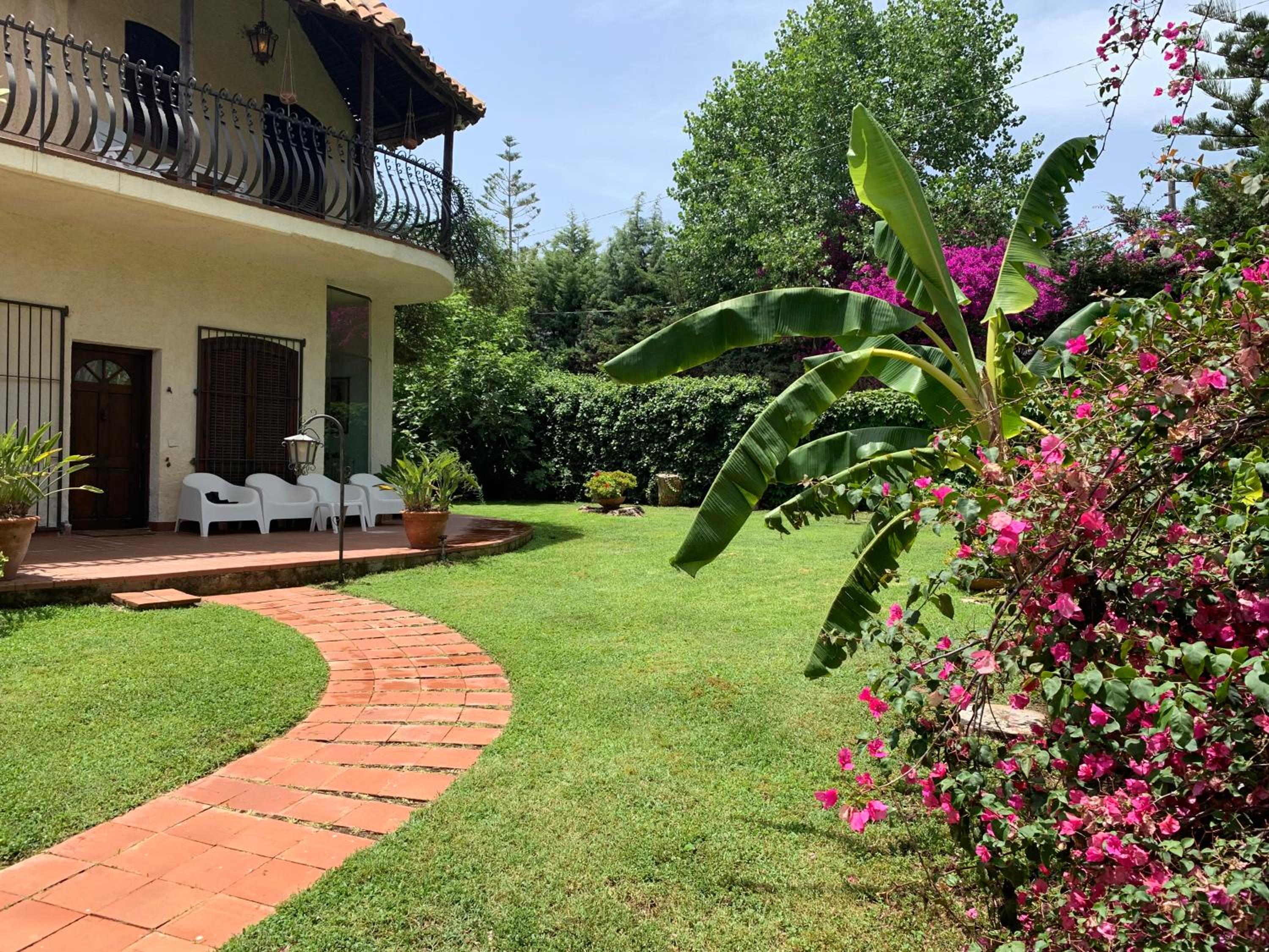 Villa photo 2