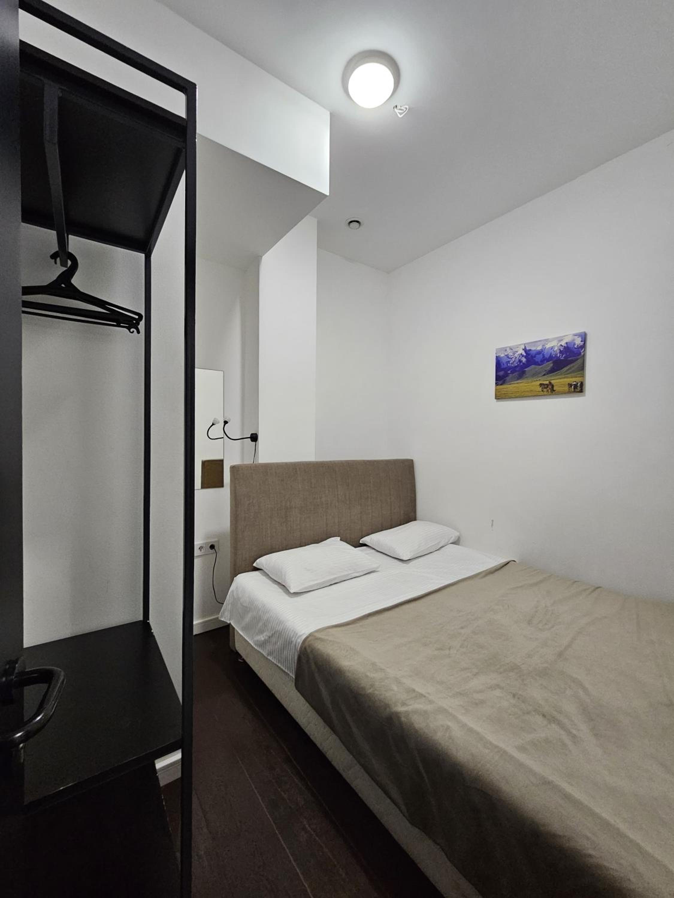 Budget Double Room photo 3