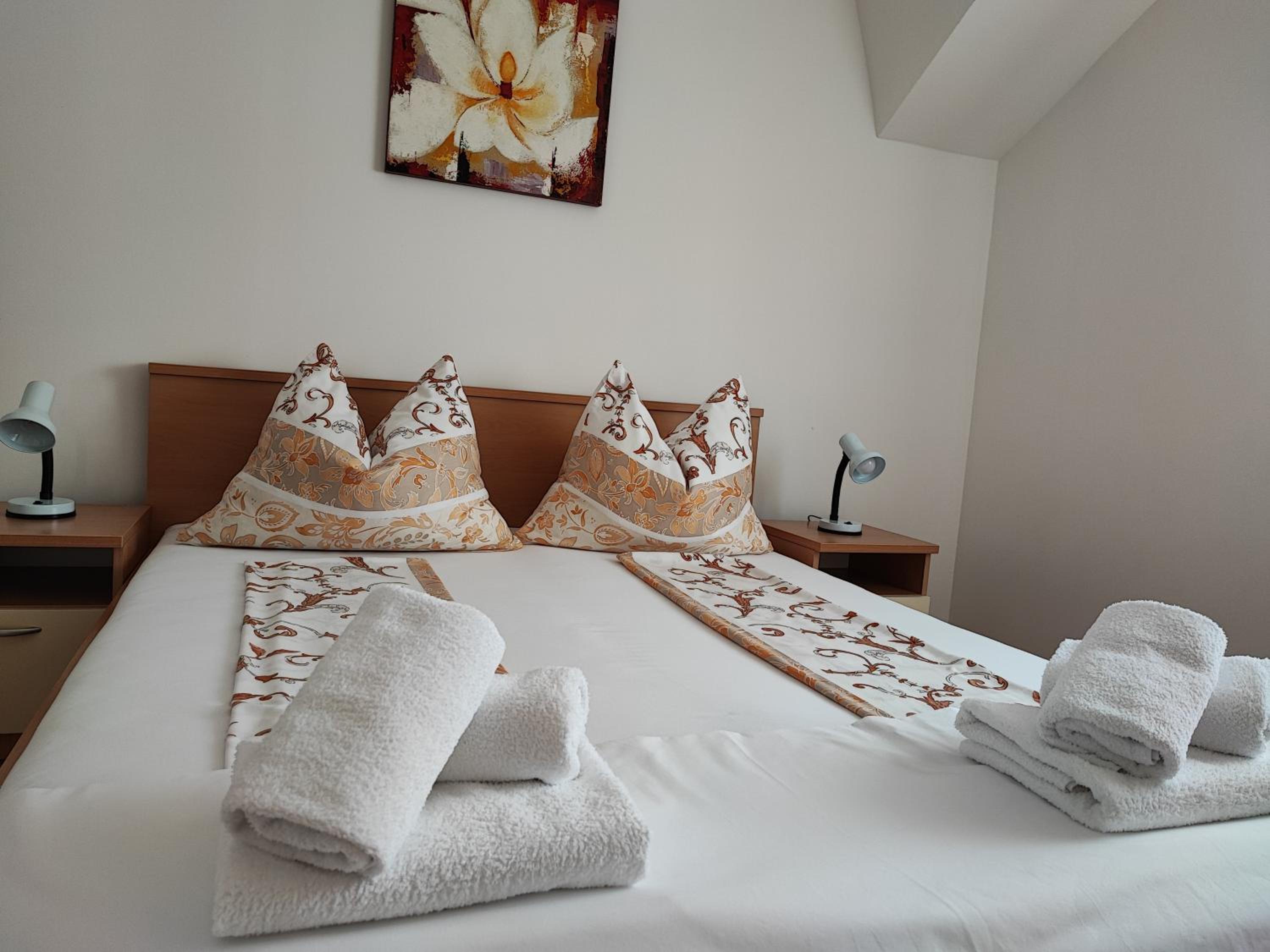 One-Bedroom Apartment with Sea View photo 1