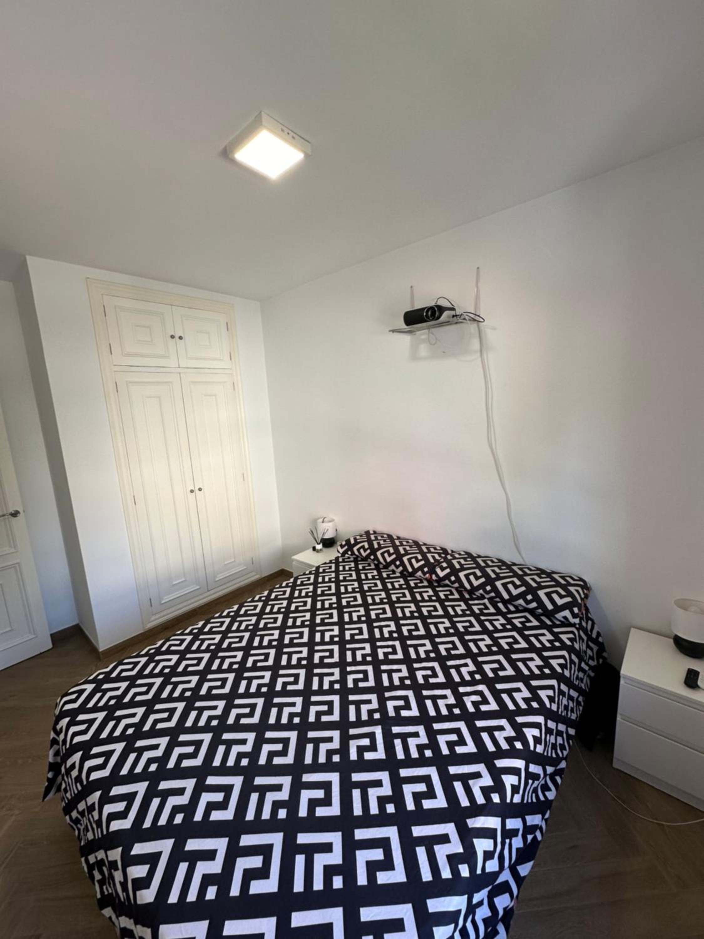 Double Room With Shared Bathroom photo 2
